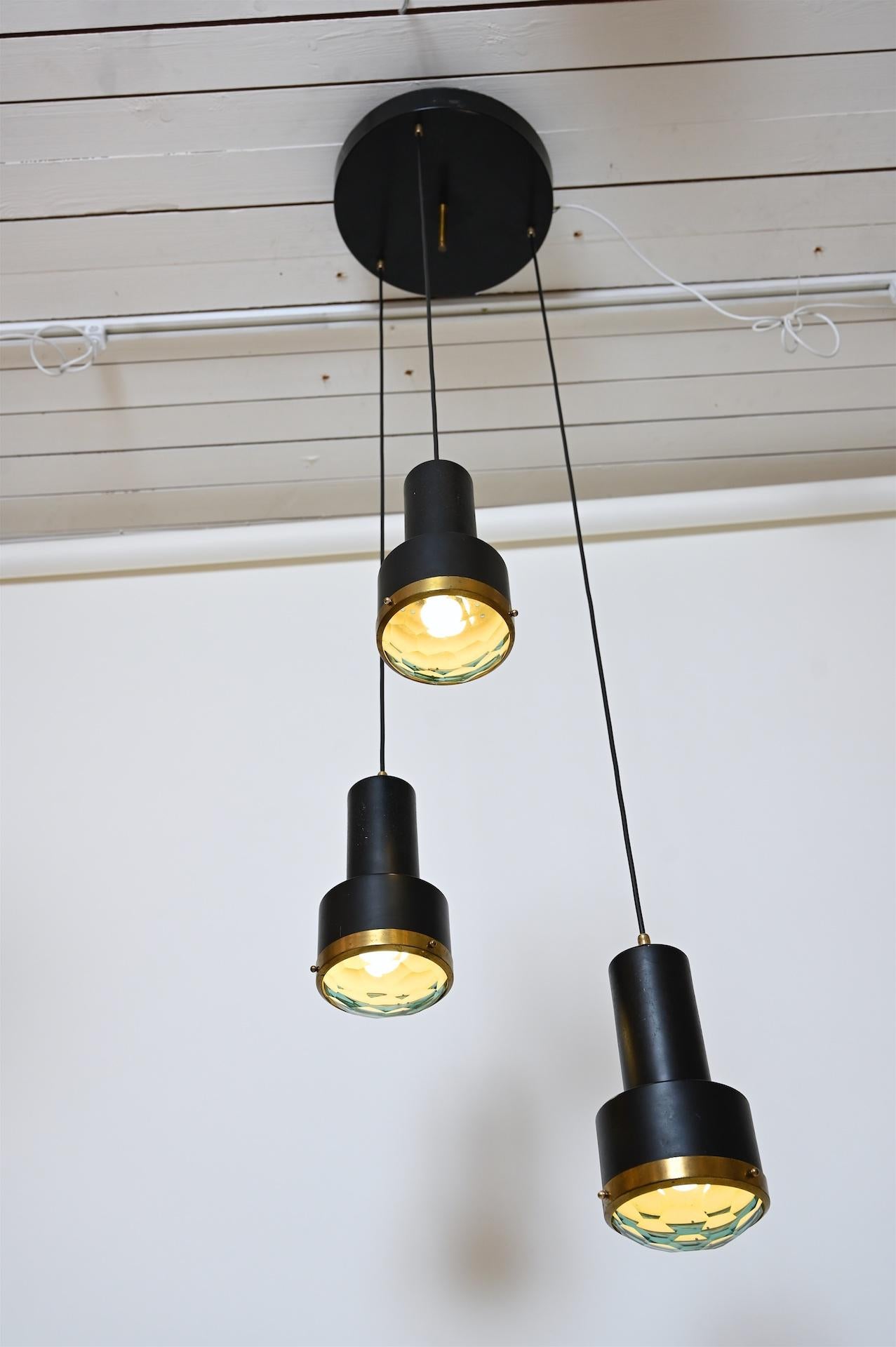 Stilnovo faceted glass pendant, painted aluminium, brass.

Re wired with a drop of up to 1.7 meters

  