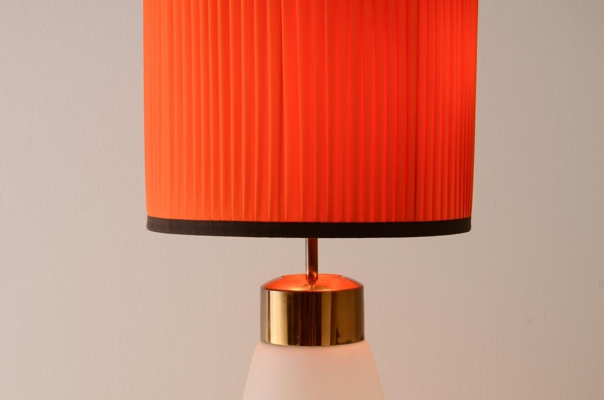 20th Century Stilnovo, unique pair of large table lamps in opaline lighted glass For Sale