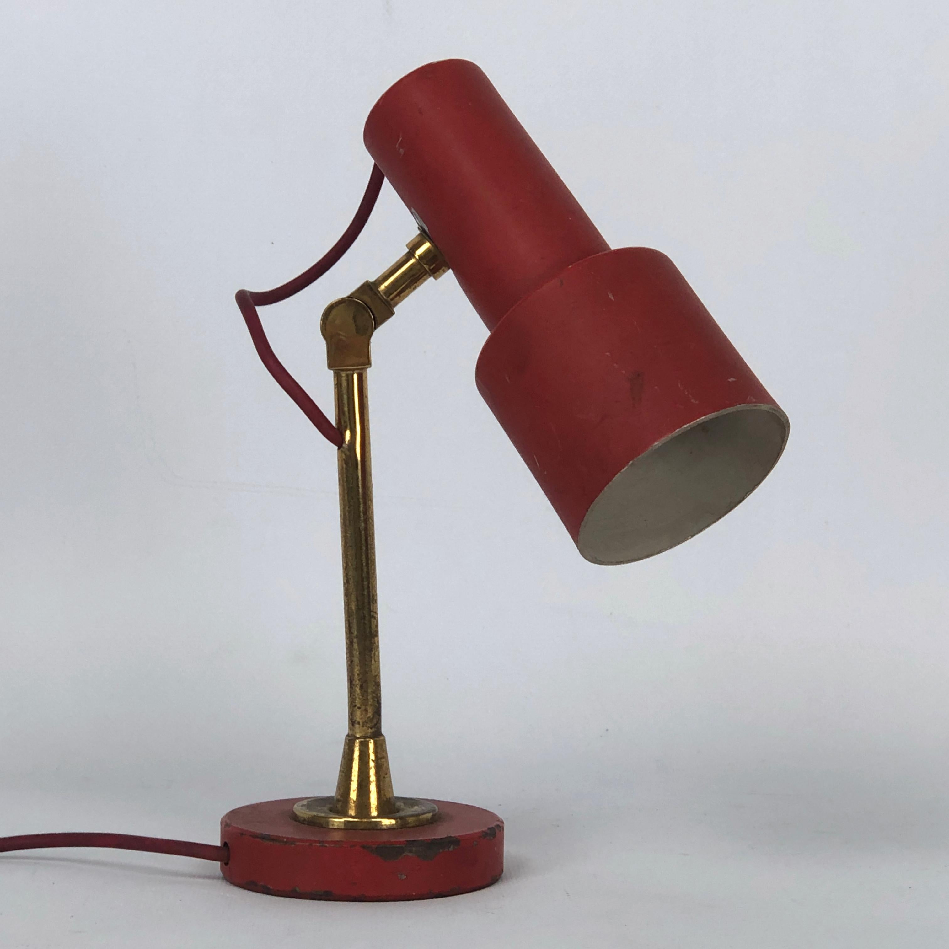 Mid-Century Modern Stilnovo, vintage red brass table lamp from 50s For Sale