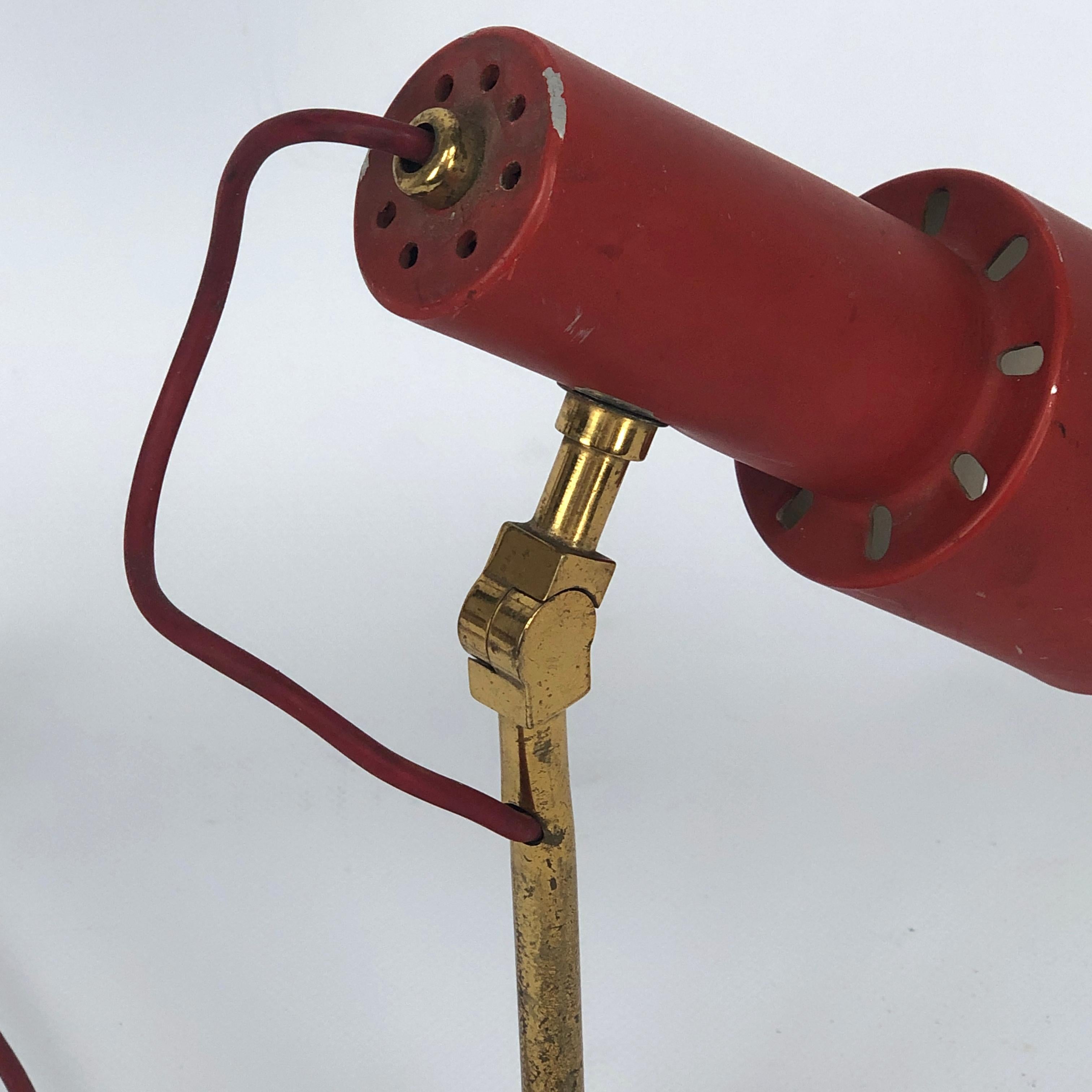 Stilnovo, vintage red brass table lamp from 50s For Sale 1