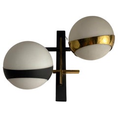 Stilnovo Wall lamp in brass and opaline glass, Italy, 1950s