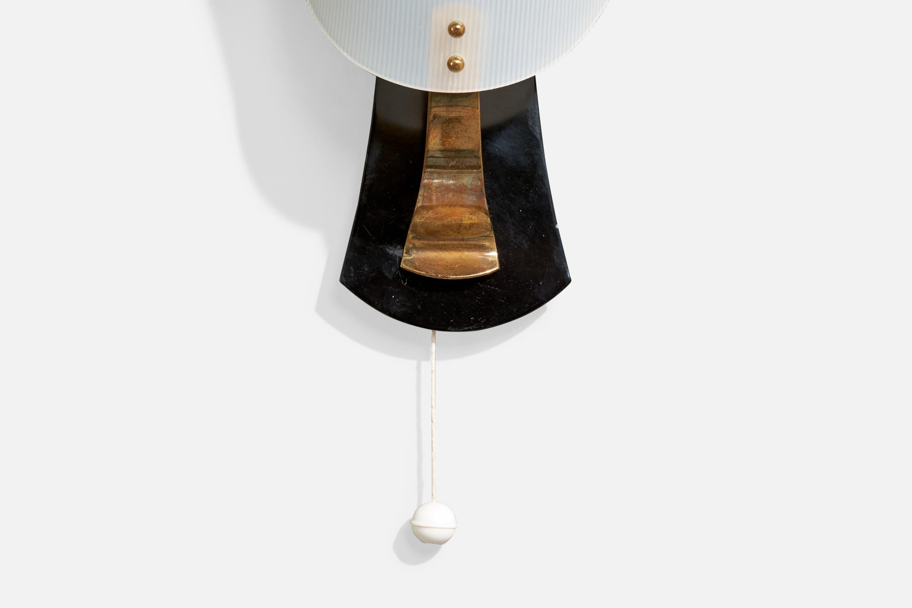 Mid-20th Century Stilnovo, Wall Light, Acrylic, Brass, Metal, Italy, 1960s For Sale