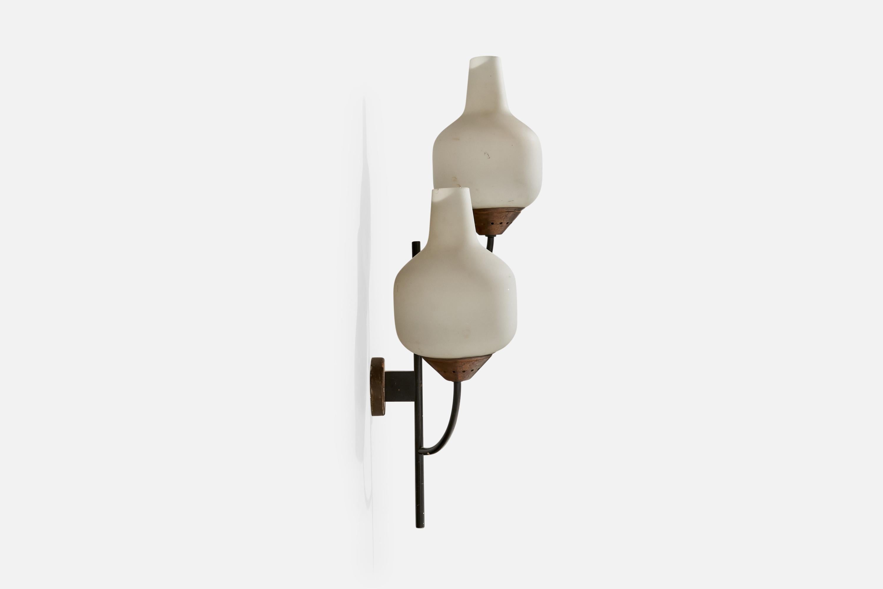 Stilnovo, Wall Light, Glass, Brass, Metal, Italy 1950s In Good Condition In High Point, NC