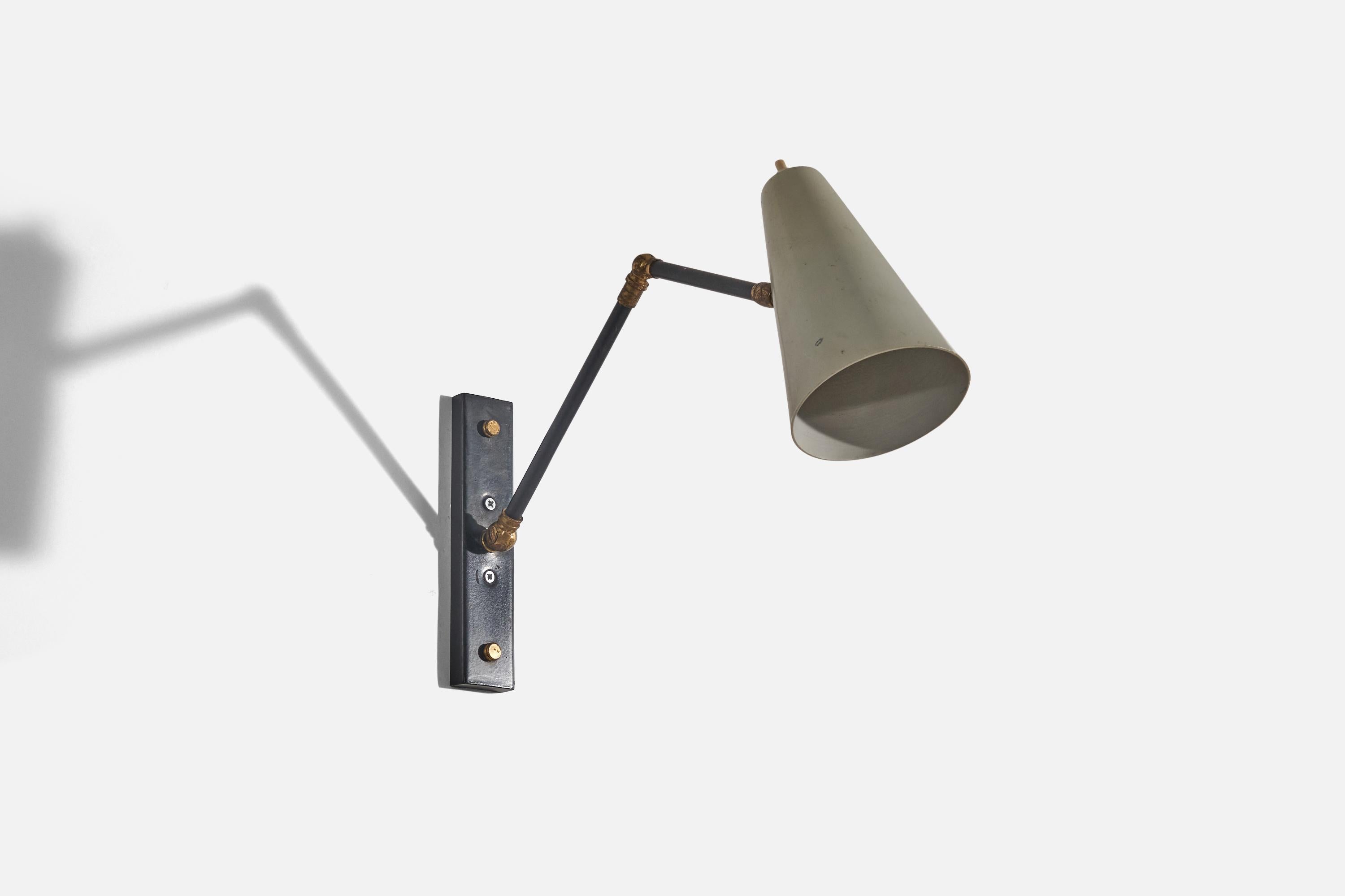Mid-Century Modern Design/One Light, métal, laiton, Italie, années 1950 en vente