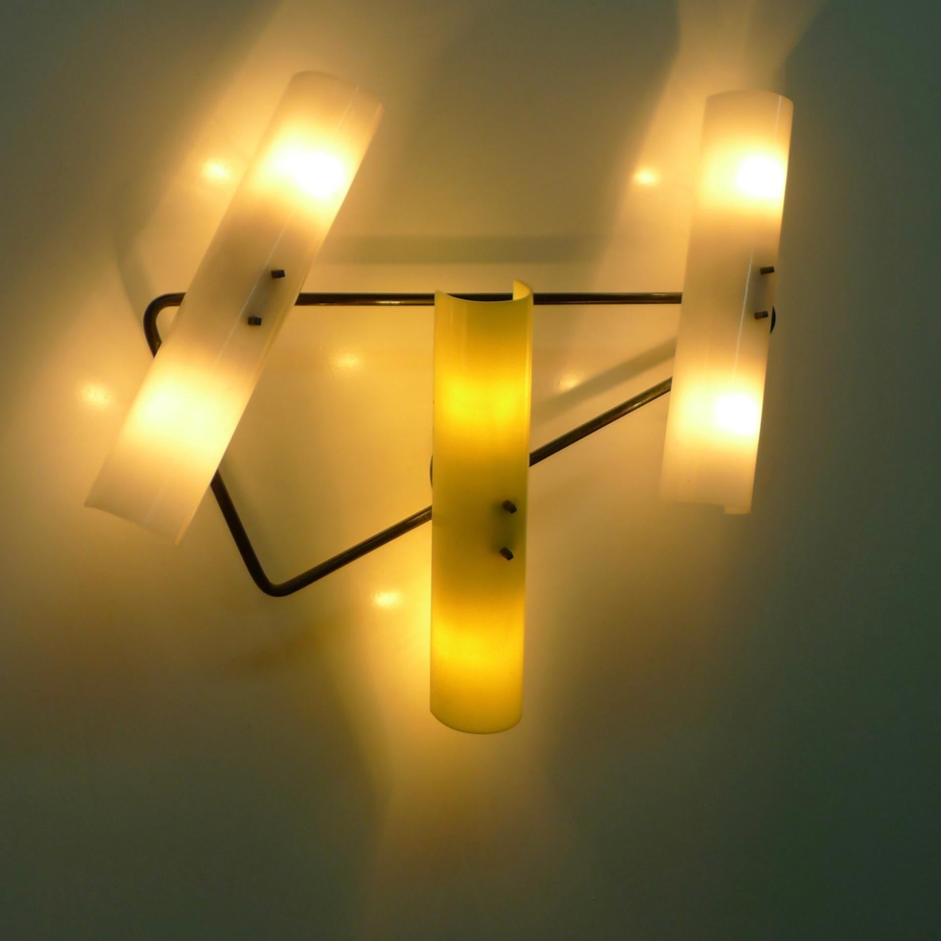 Stilnovo wall light, Yellow and White Acrylic Shades, Triangular Frame, 1960s For Sale 2