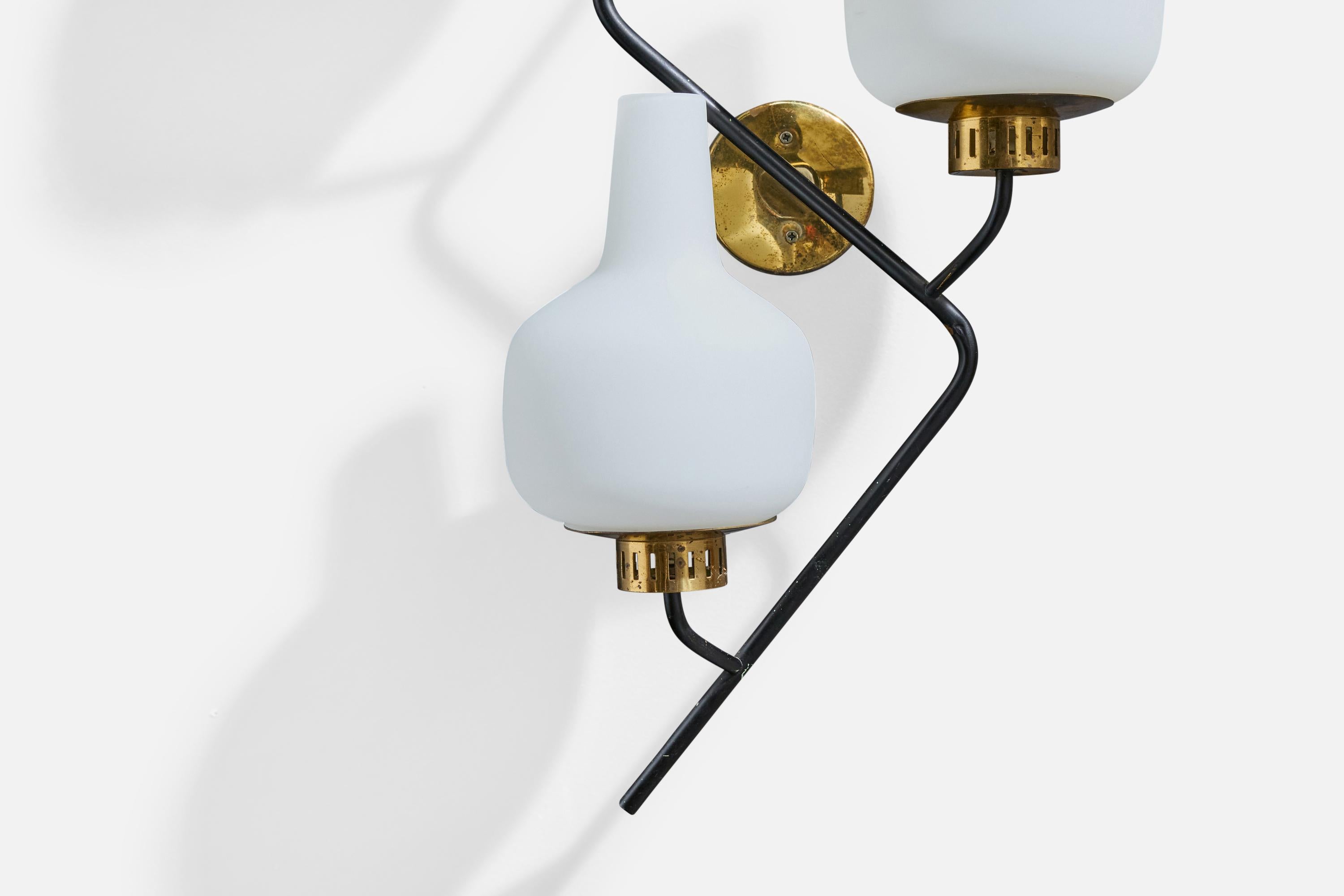 Stilnovo, Wandleuchten, Messing, Metall, Glas, Italien, 1950 (Mitte des 20. Jahrhunderts) im Angebot