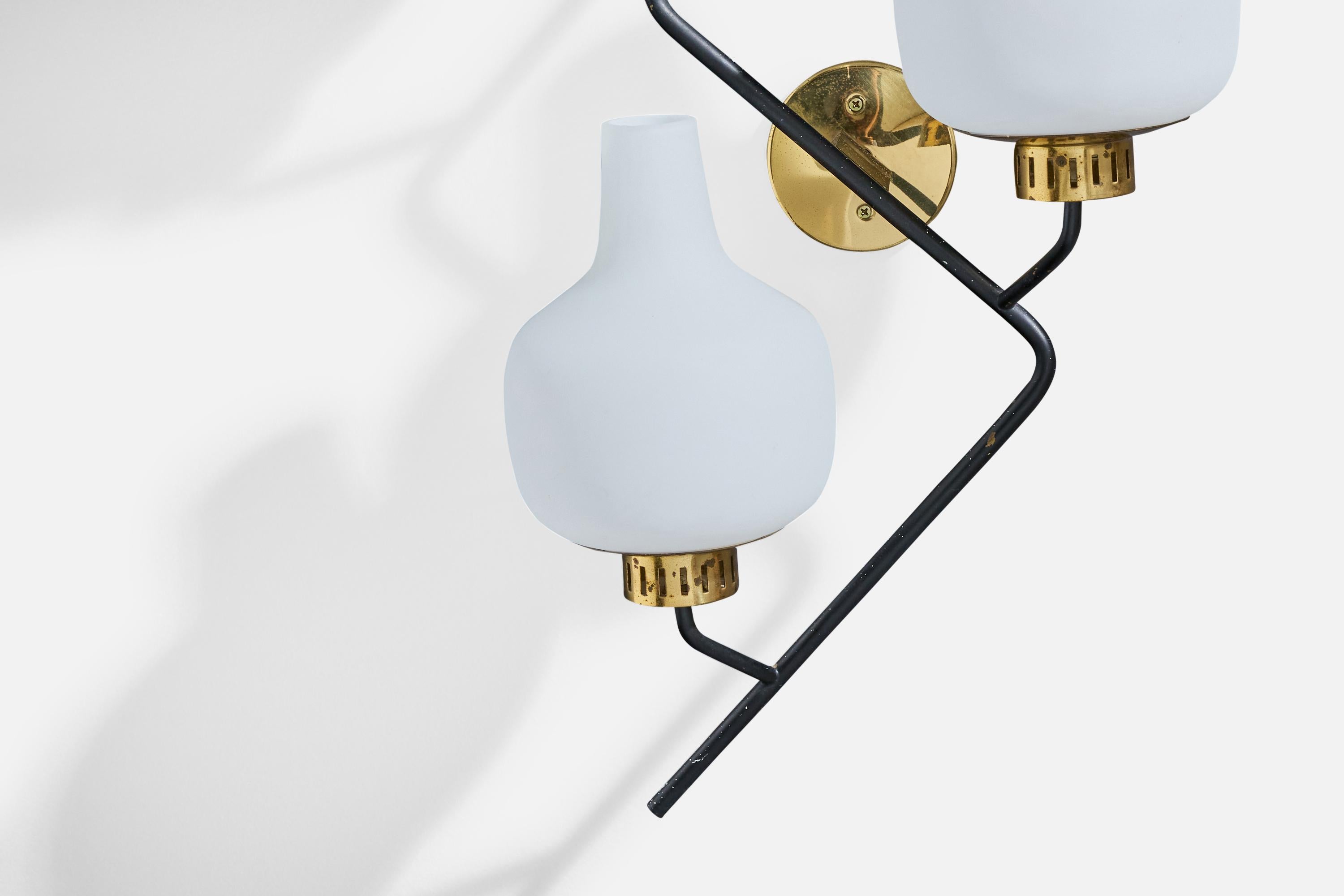 Stilnovo, Wandleuchten, Messing, Metall, Glas, Italien, 1950 (Mitte des 20. Jahrhunderts) im Angebot