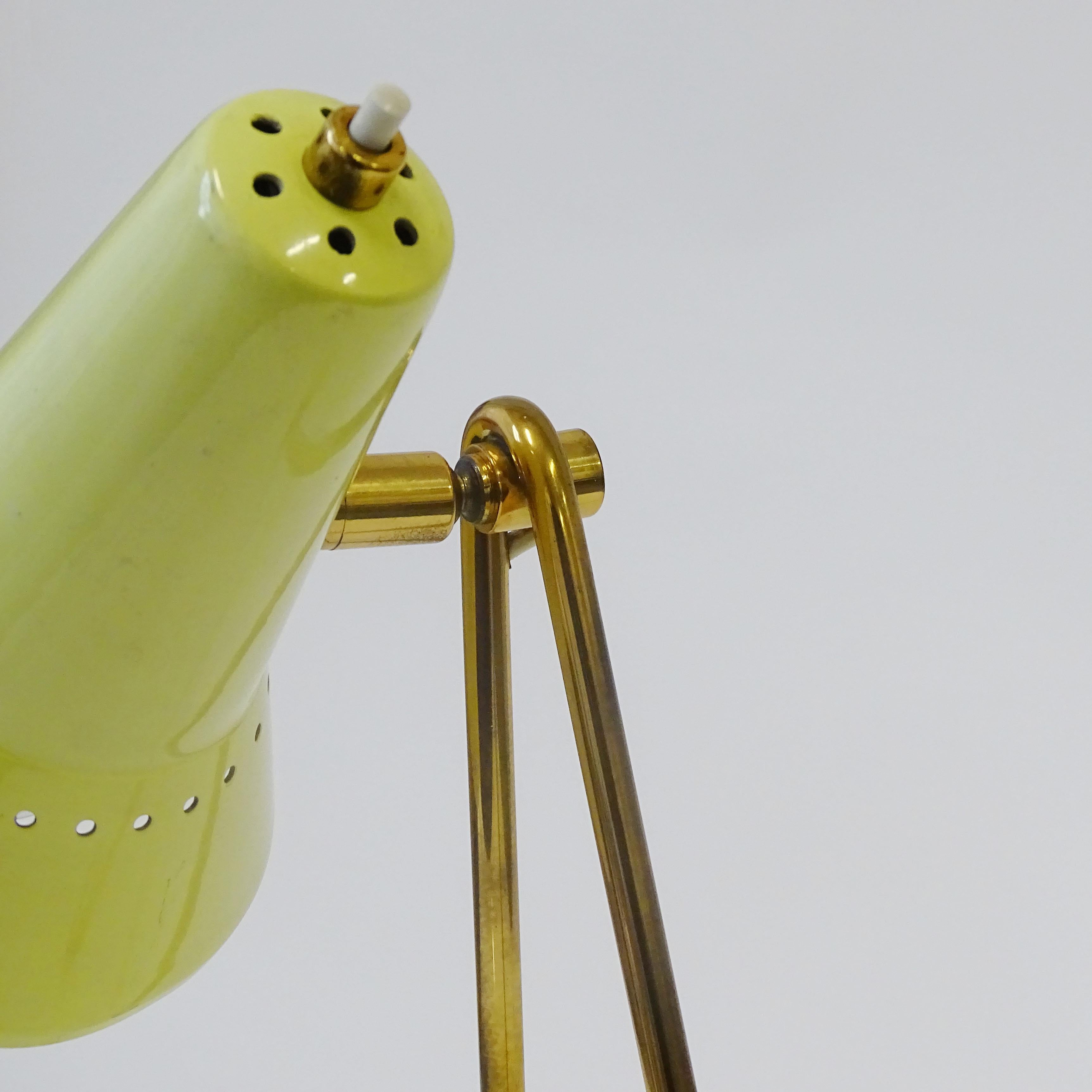 Metal Stilnovo yellow and brass table lamp, Italy 1950s