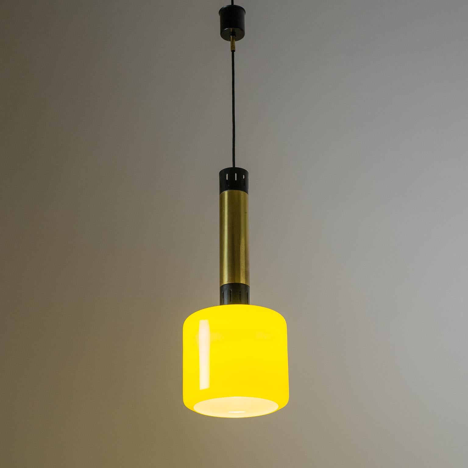 Mid-Century Modern Stilnovo Yellow Glass Pendant, 1950s For Sale