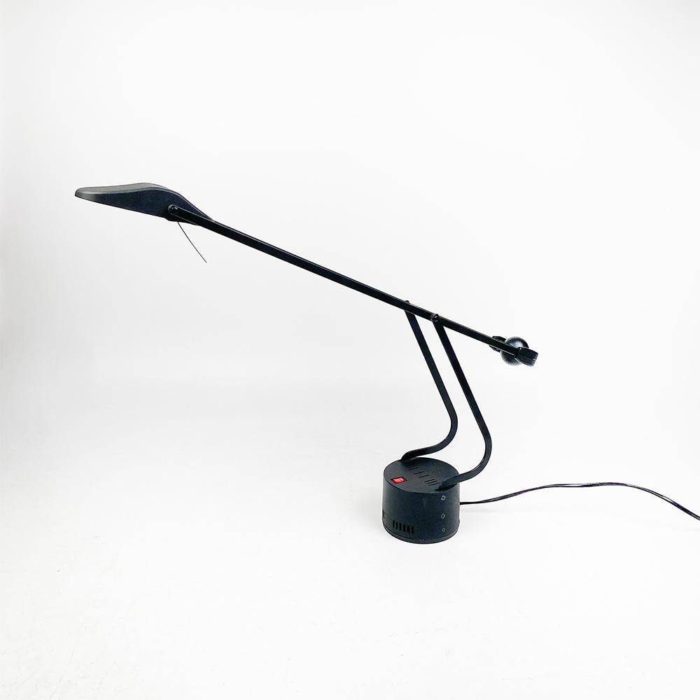Stilplast Halo desk lamp, 1980s

Working correctly, 12 v halogen bulb.

Measures: Midas: 66 x 33 x 9 cm.