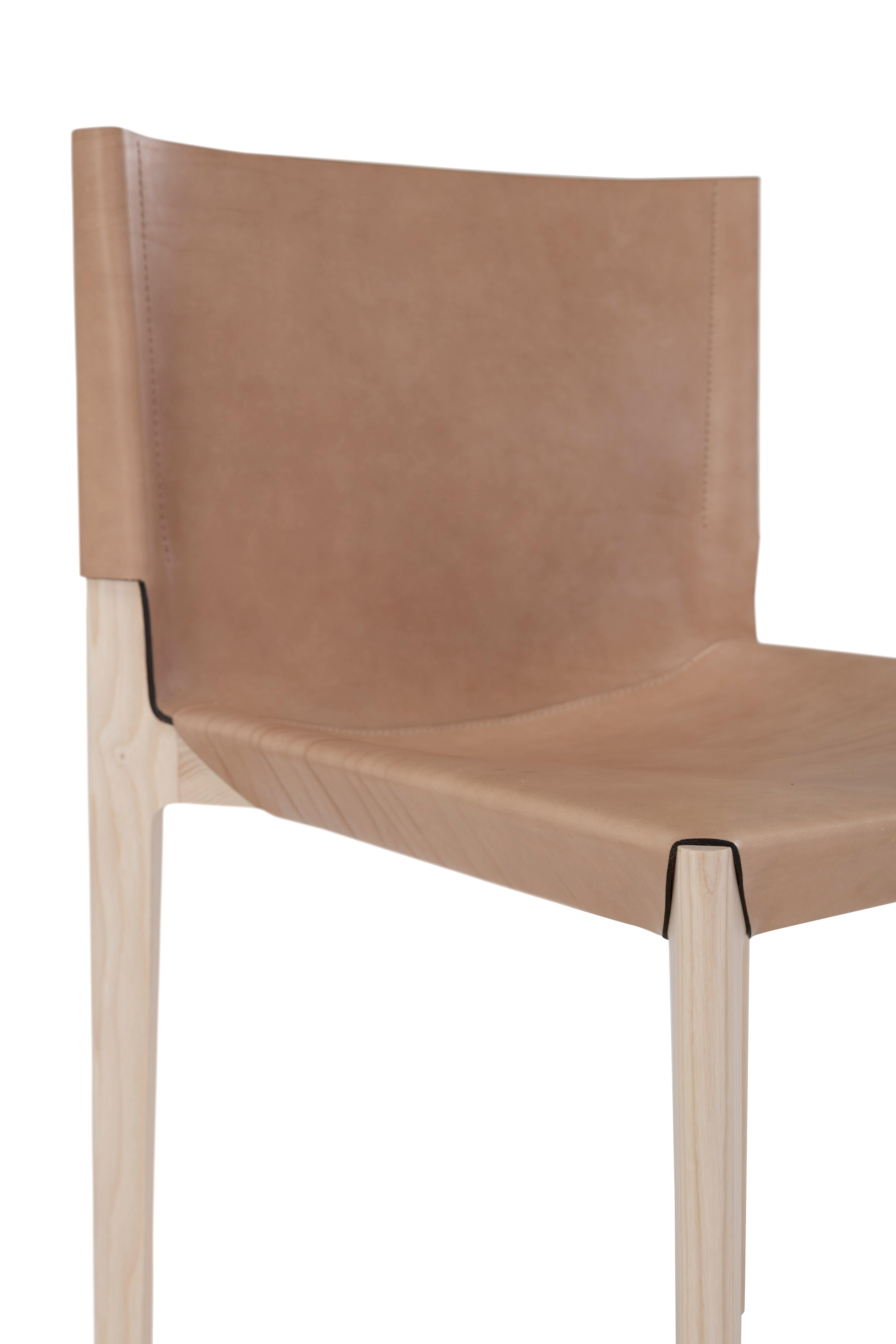Stilt Chair in Cuoio and Wood Base For Sale 1