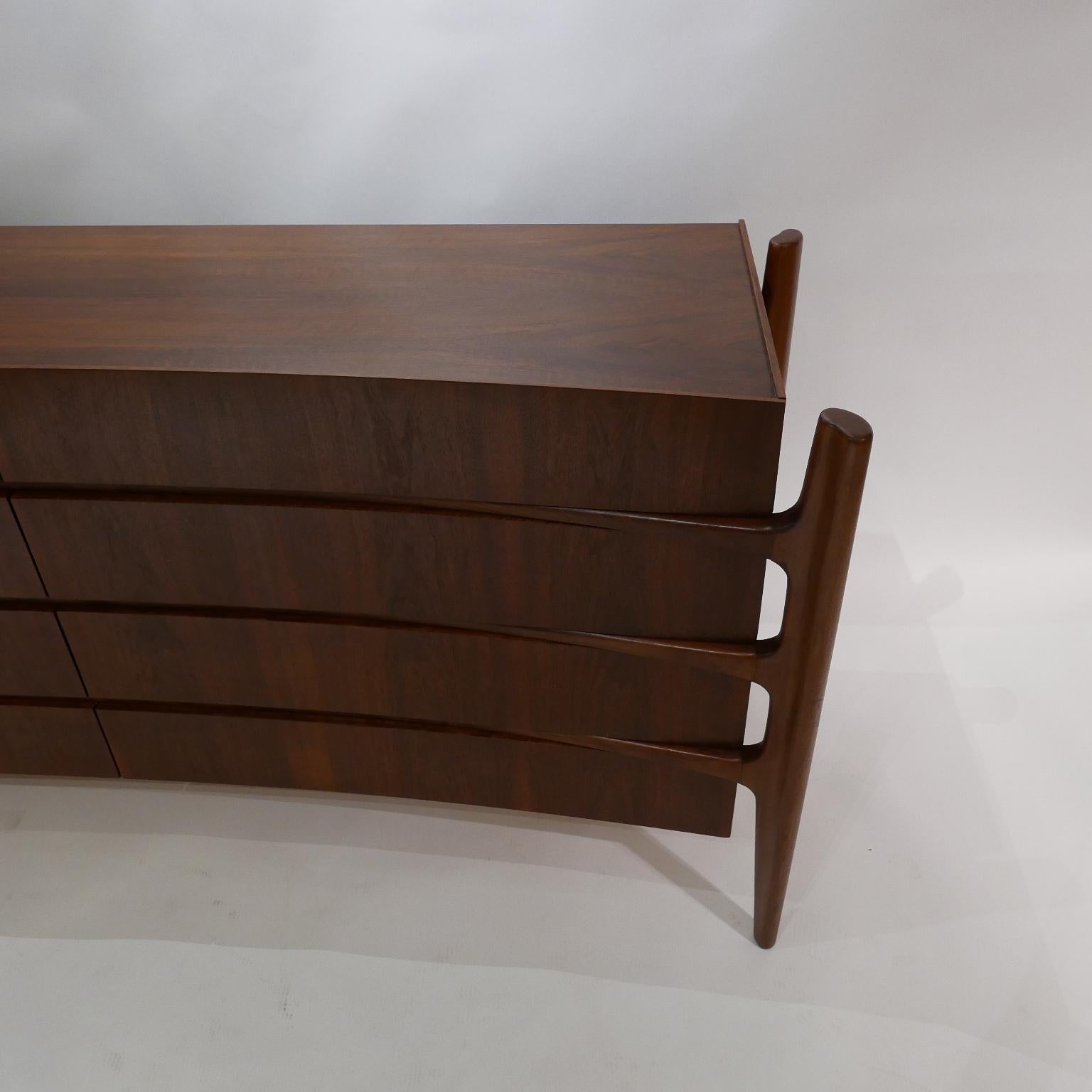 Stilted Curved Scandinavian Mid-Century Modern William Hinn Chest or Dresser 12