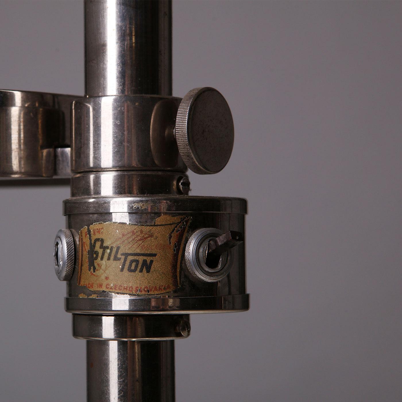 Lámpara de pie Stilton Bauhaus en cromo y cristal opalino, años 30 Vidrio opalino en venta