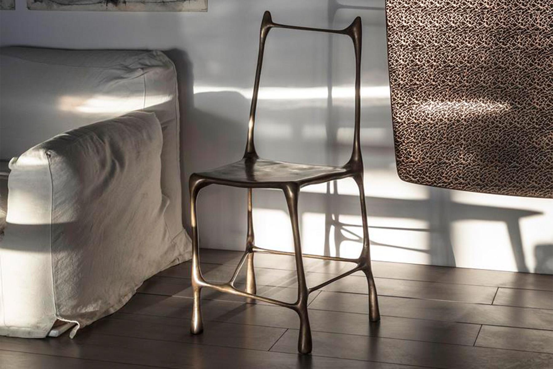 Italian Stilum - Shaped bronze chair For Sale