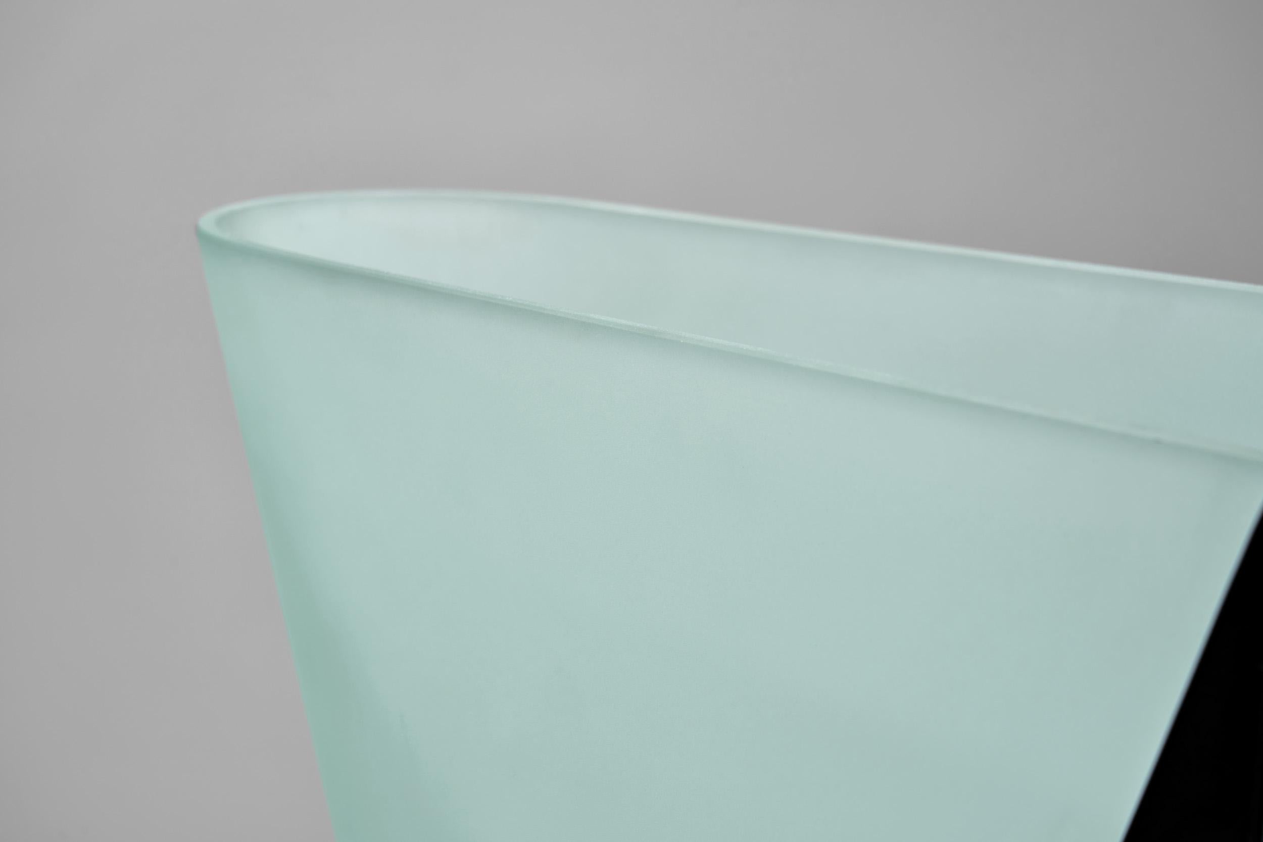 Lampe de table asymétrique Stilux avec base en métal, Italie 1970 en vente 4