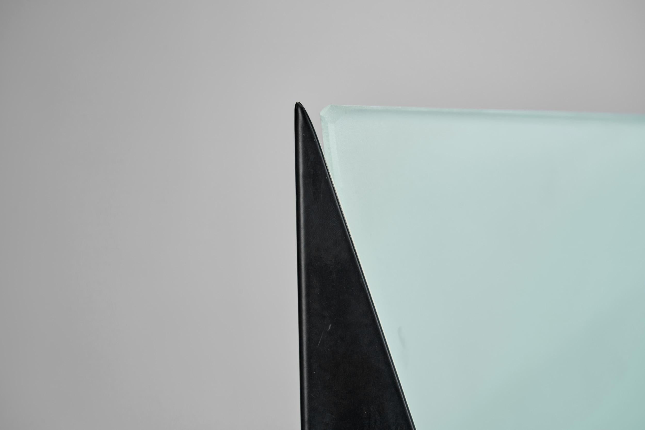 Lampe de table asymétrique Stilux avec base en métal, Italie 1970 en vente 5