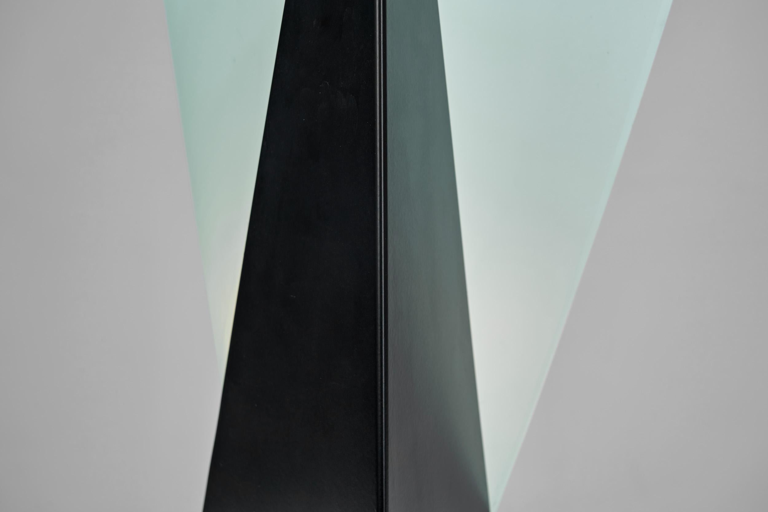 Lampe de table asymétrique Stilux avec base en métal, Italie 1970 en vente 10