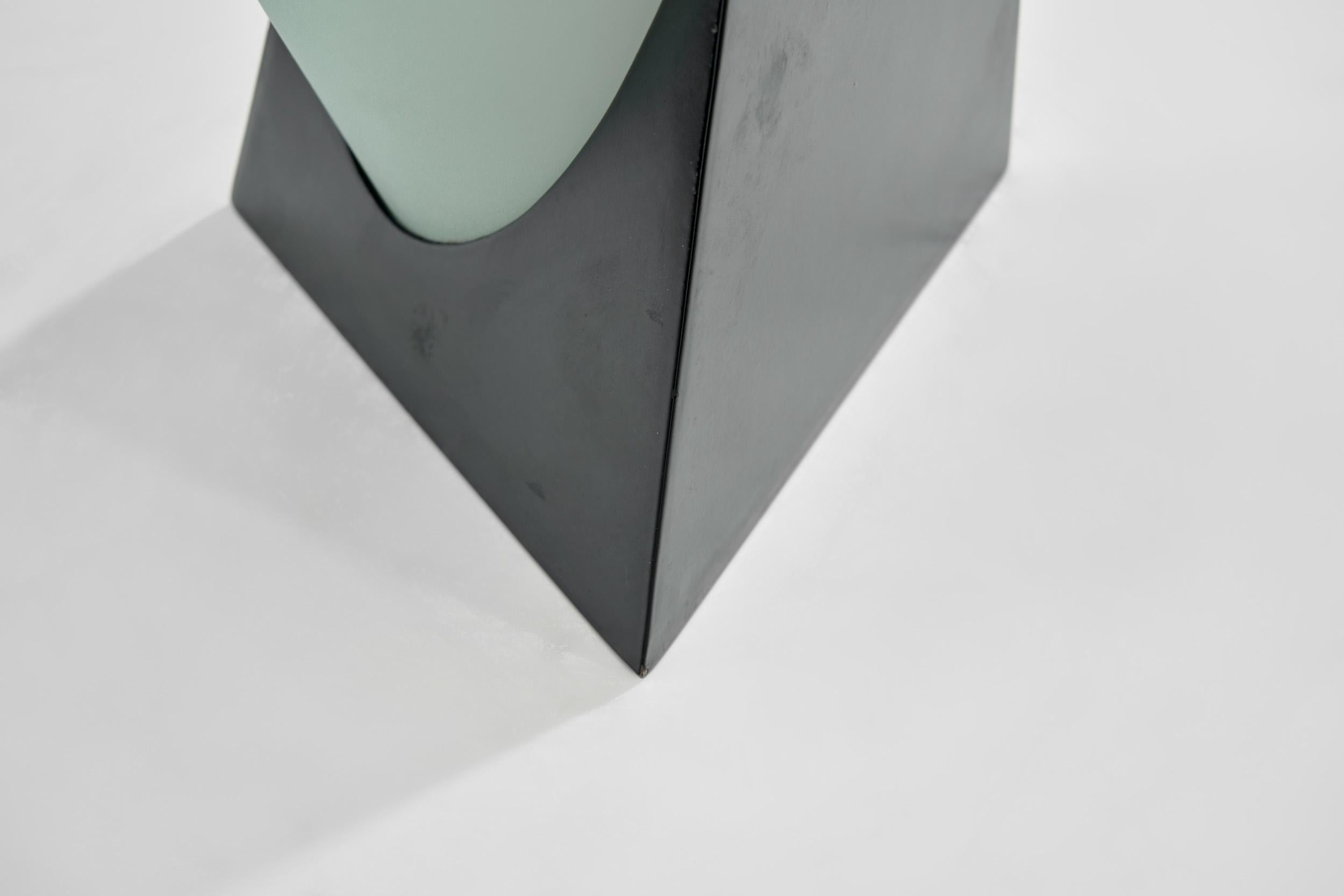 Lampe de table asymétrique Stilux avec base en métal, Italie 1970 en vente 11