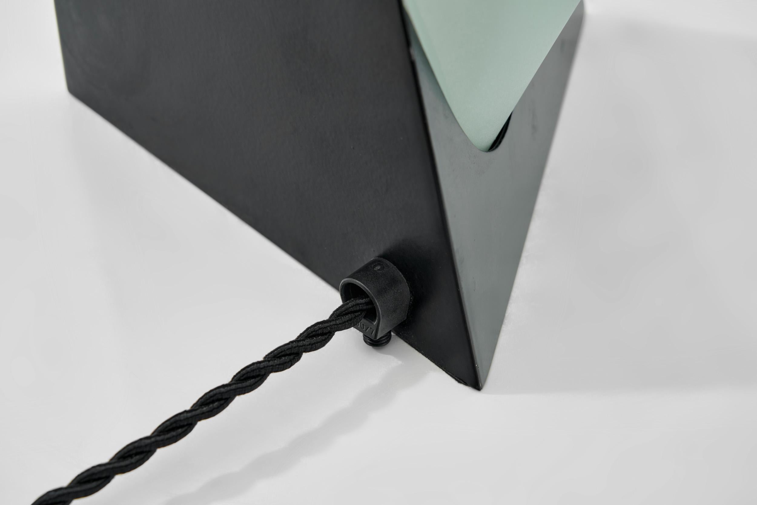 Lampe de table asymétrique Stilux avec base en métal, Italie 1970 en vente 12