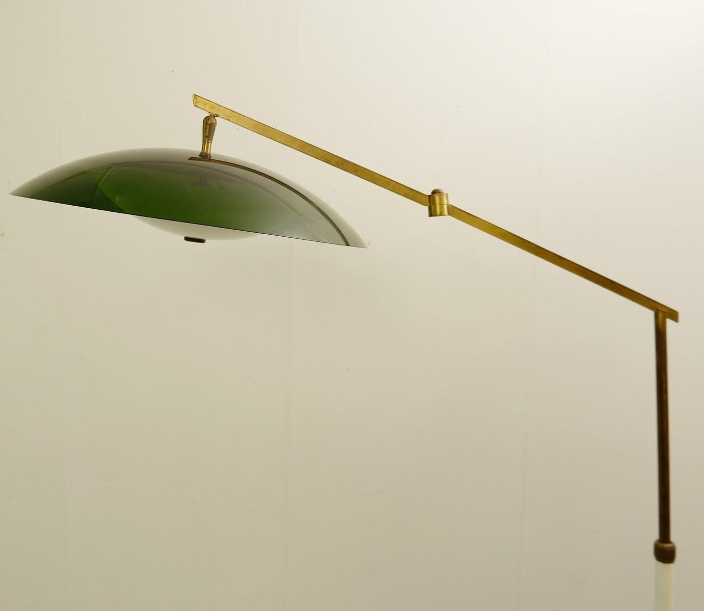 Stilux Italian Articulating Floor Lamp with Green Plexi Shade, 1960s In Good Condition In Brussels, BE