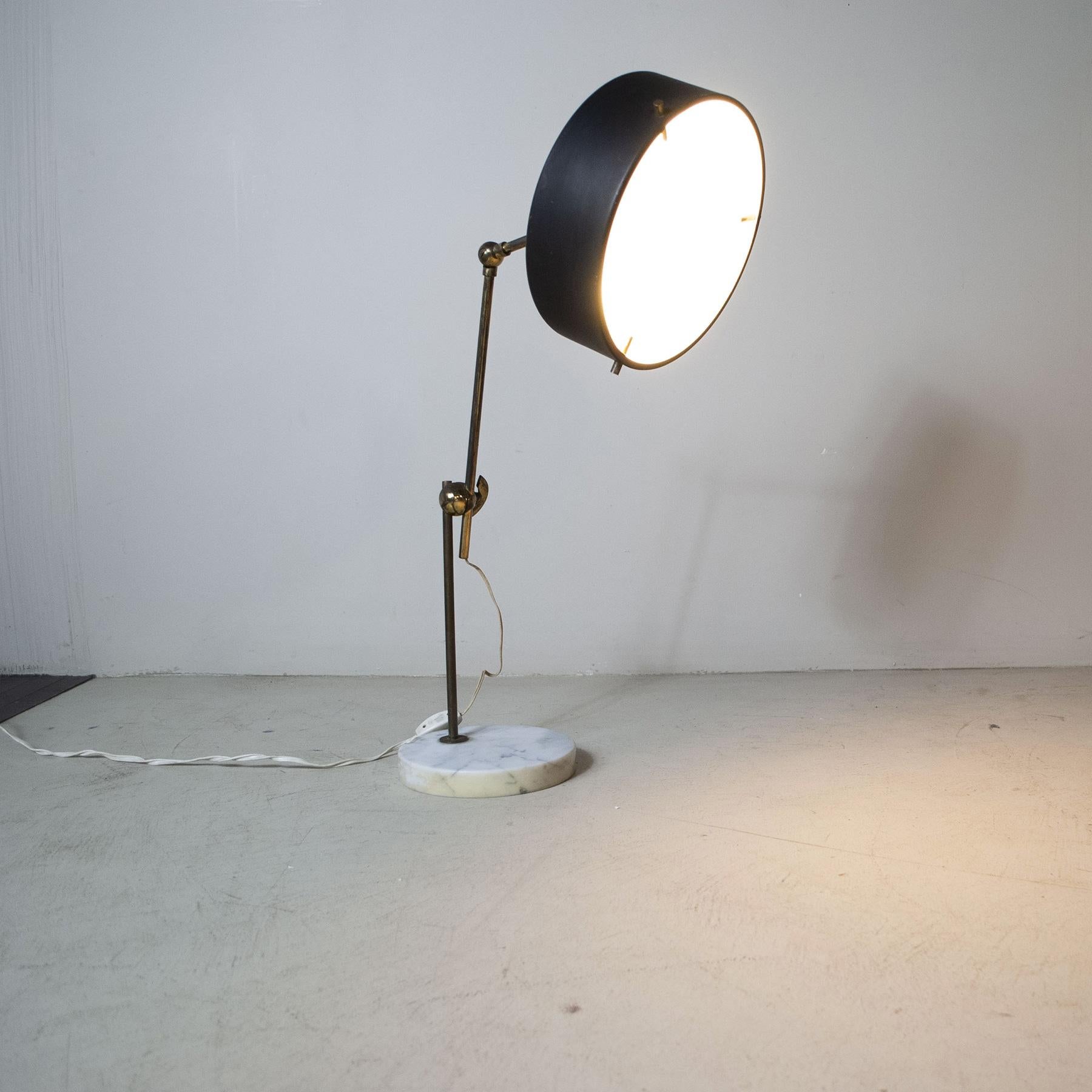 Mid-Century Modern Lampe de table italienne Stilux du milieu du siècle dernier des années 50 en vente