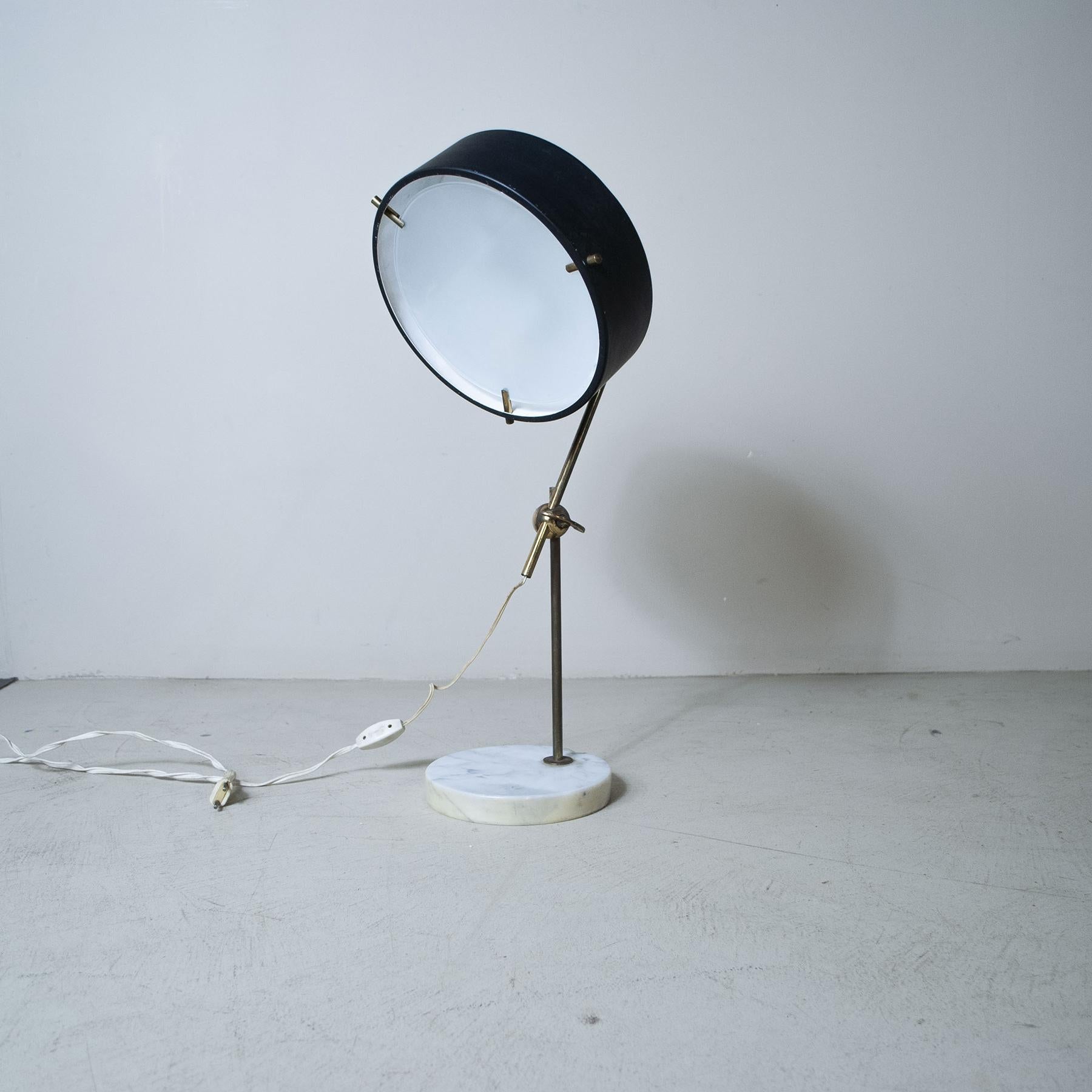 Lampe de table italienne Stilux du milieu du siècle dernier des années 50 en vente 1