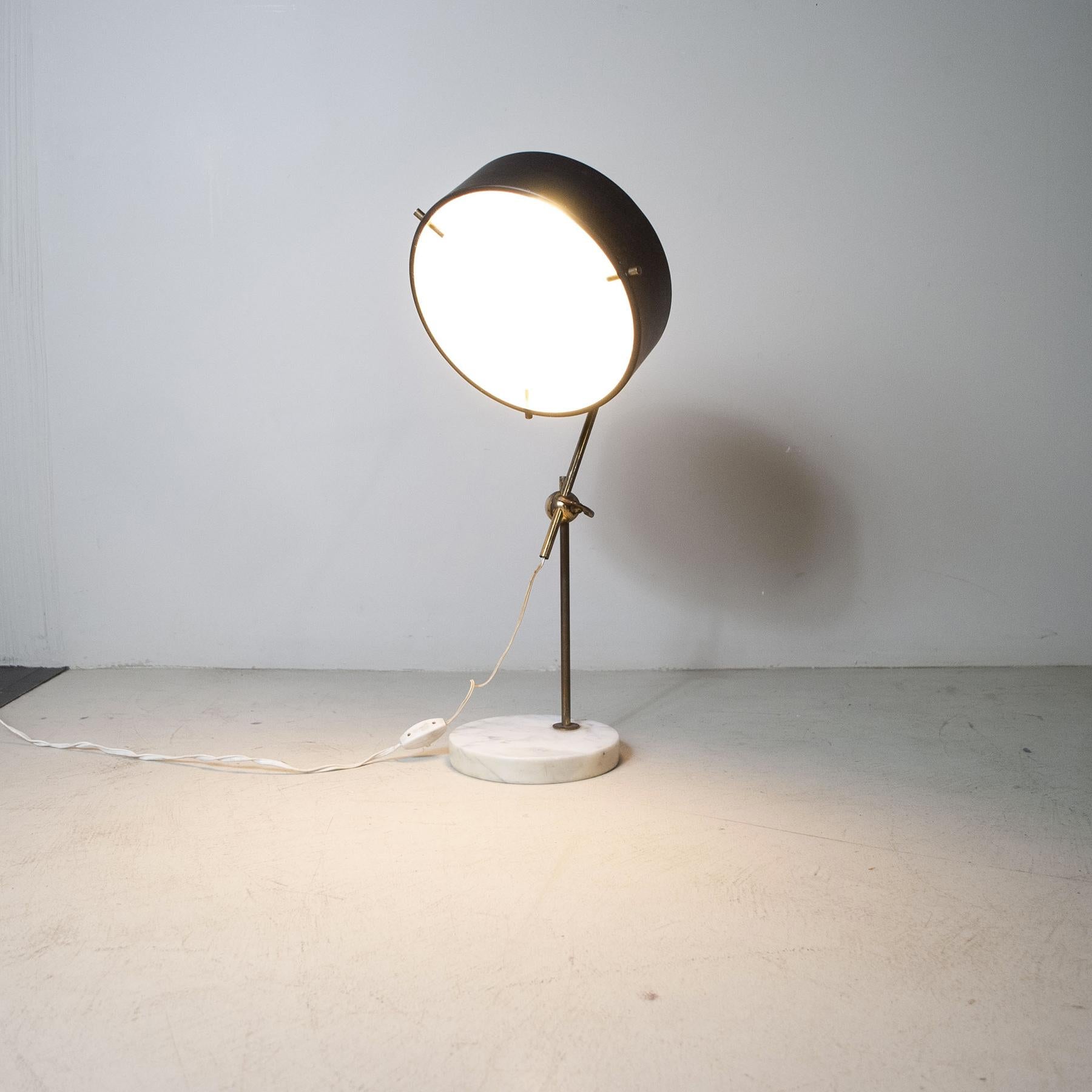 Lampe de table italienne Stilux du milieu du siècle dernier des années 50 en vente 2