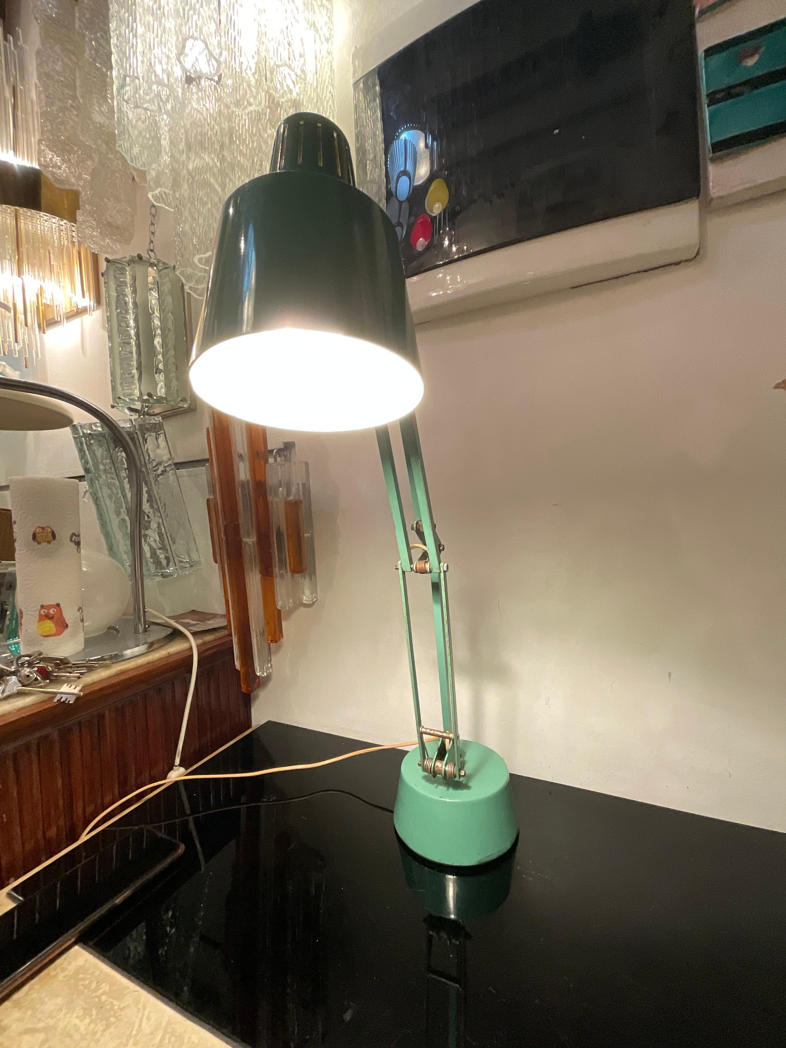 STILUX - 1950s industrial table lamp - green enameled metal For Sale 5