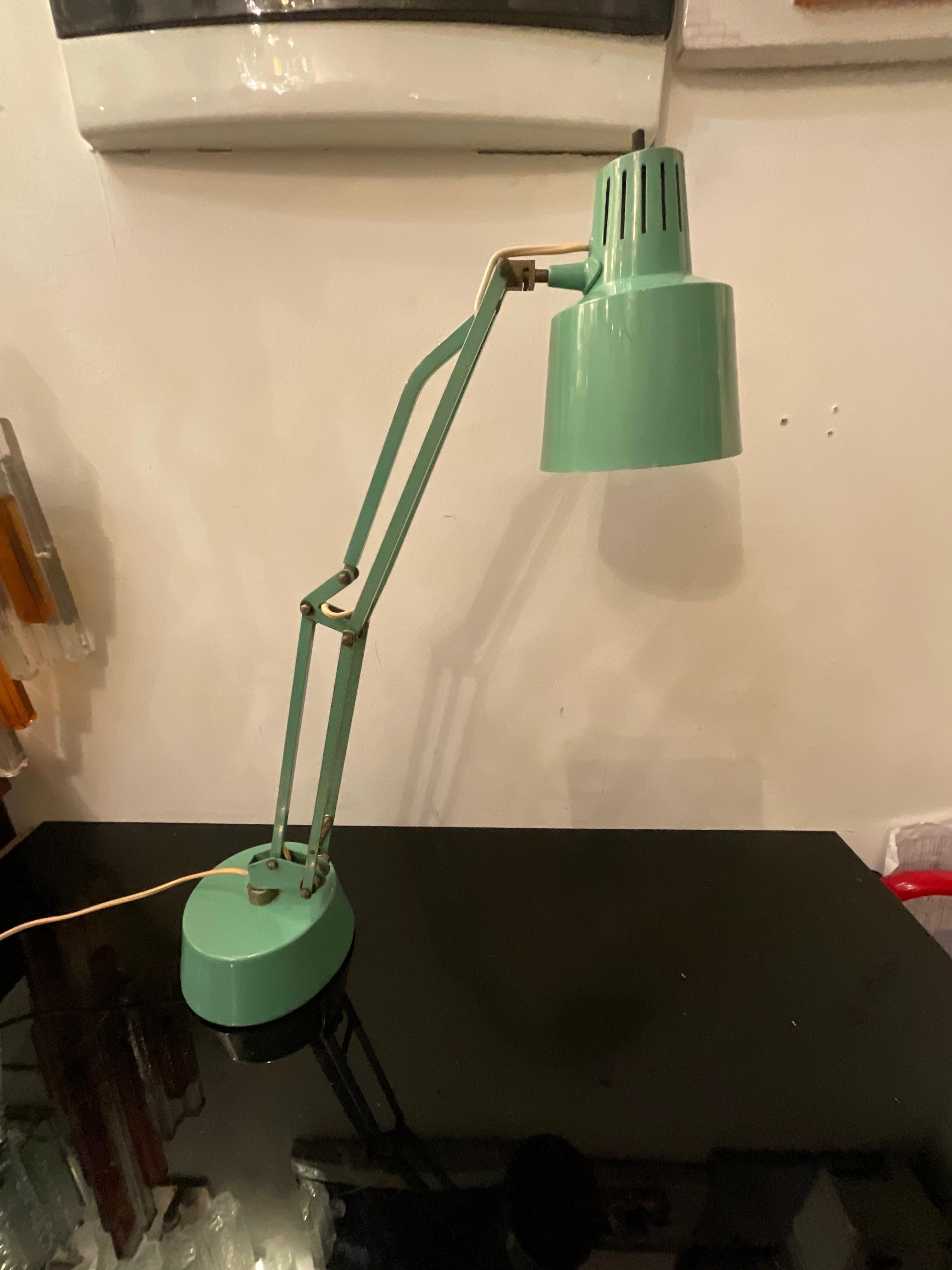 STILUX - 1950s industrial table lamp - green enameled metal For Sale 1