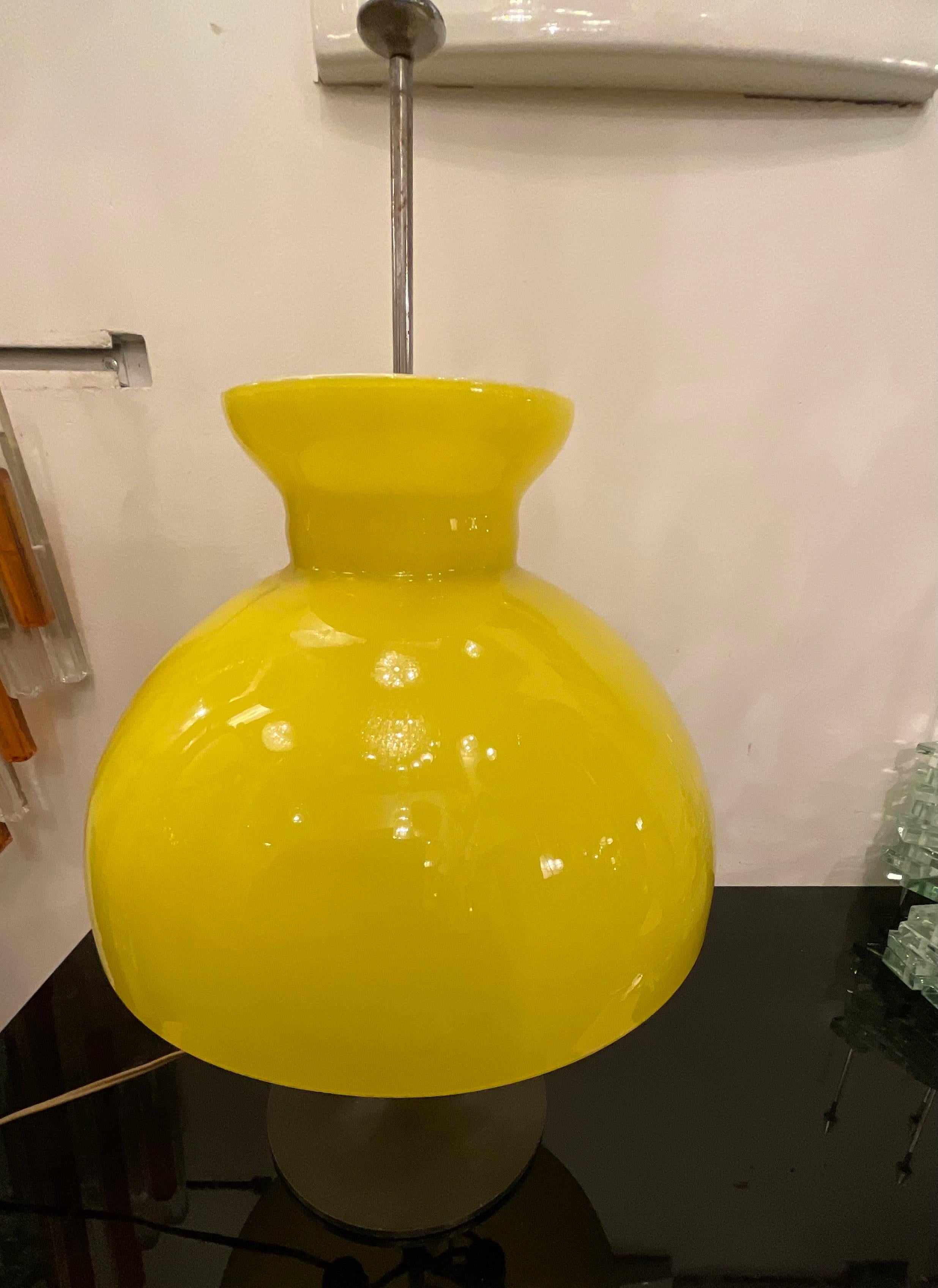 Mid-20th Century Stilux - murano yellow glass table lamp - 1950s For Sale
