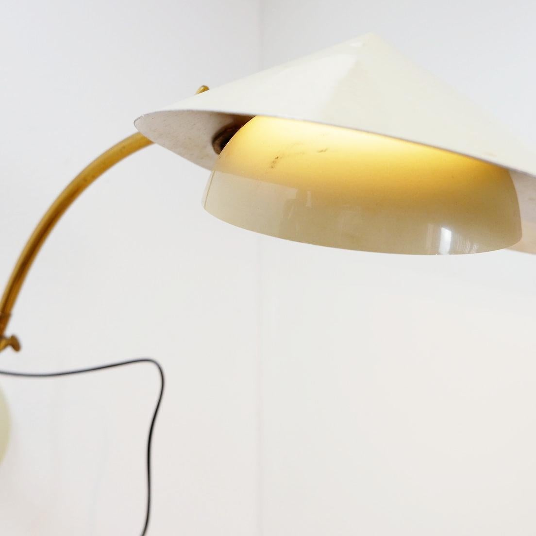 Stilux Milano Tisch- oder Wandleuchte in cremeweißem Lack mit Messingdetails im Angebot 3