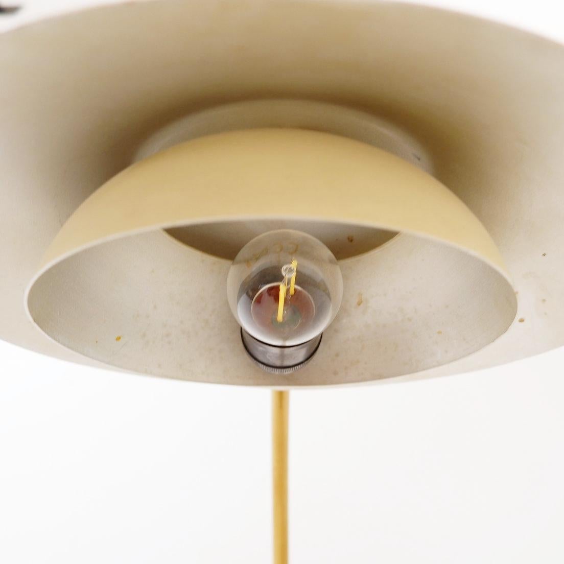 Stilux Milano Tisch- oder Wandleuchte in cremeweißem Lack mit Messingdetails im Angebot 4