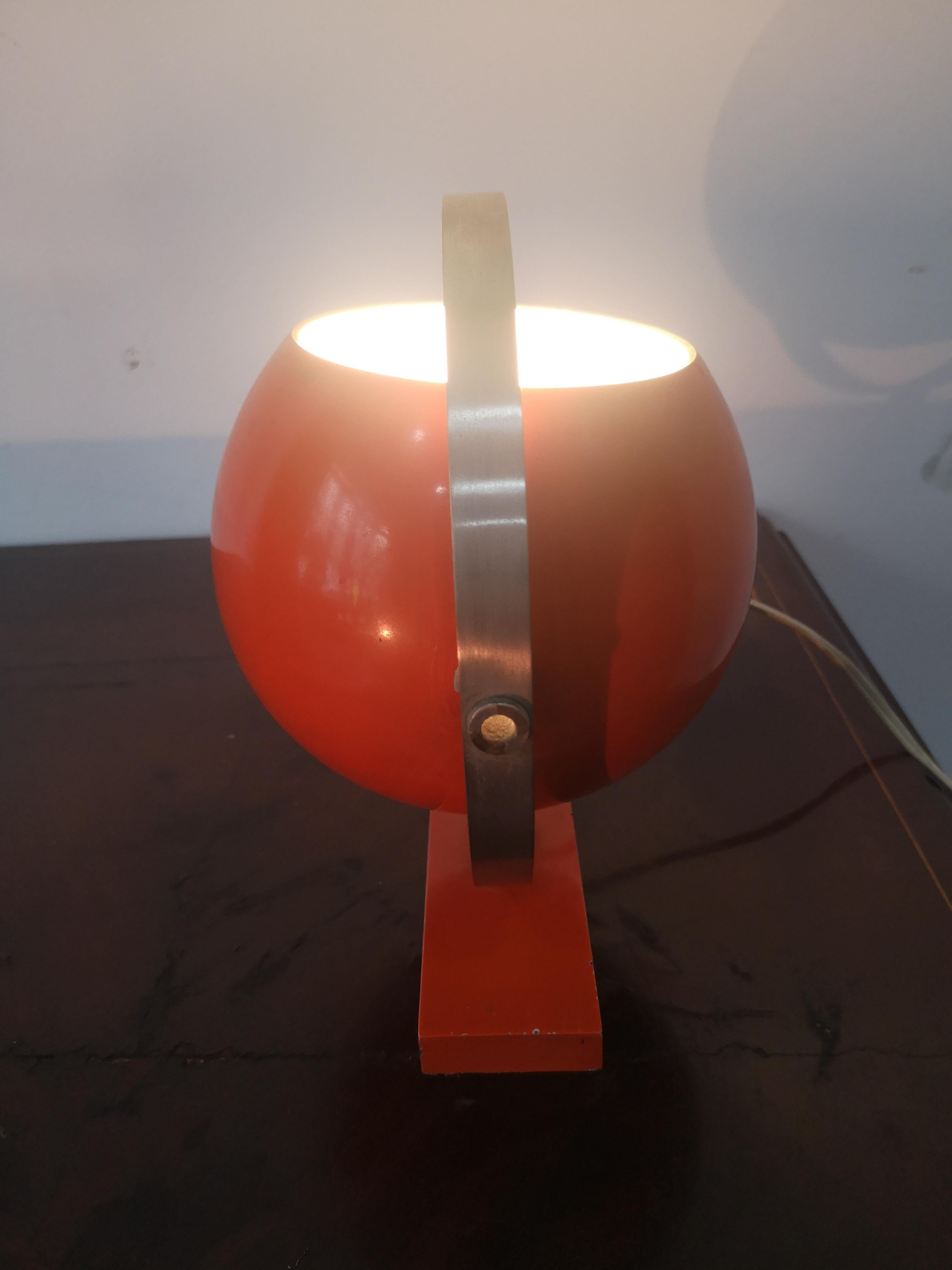 Stilux Milano Italian orange Saba globe table lamp from the 60s For Sale 5