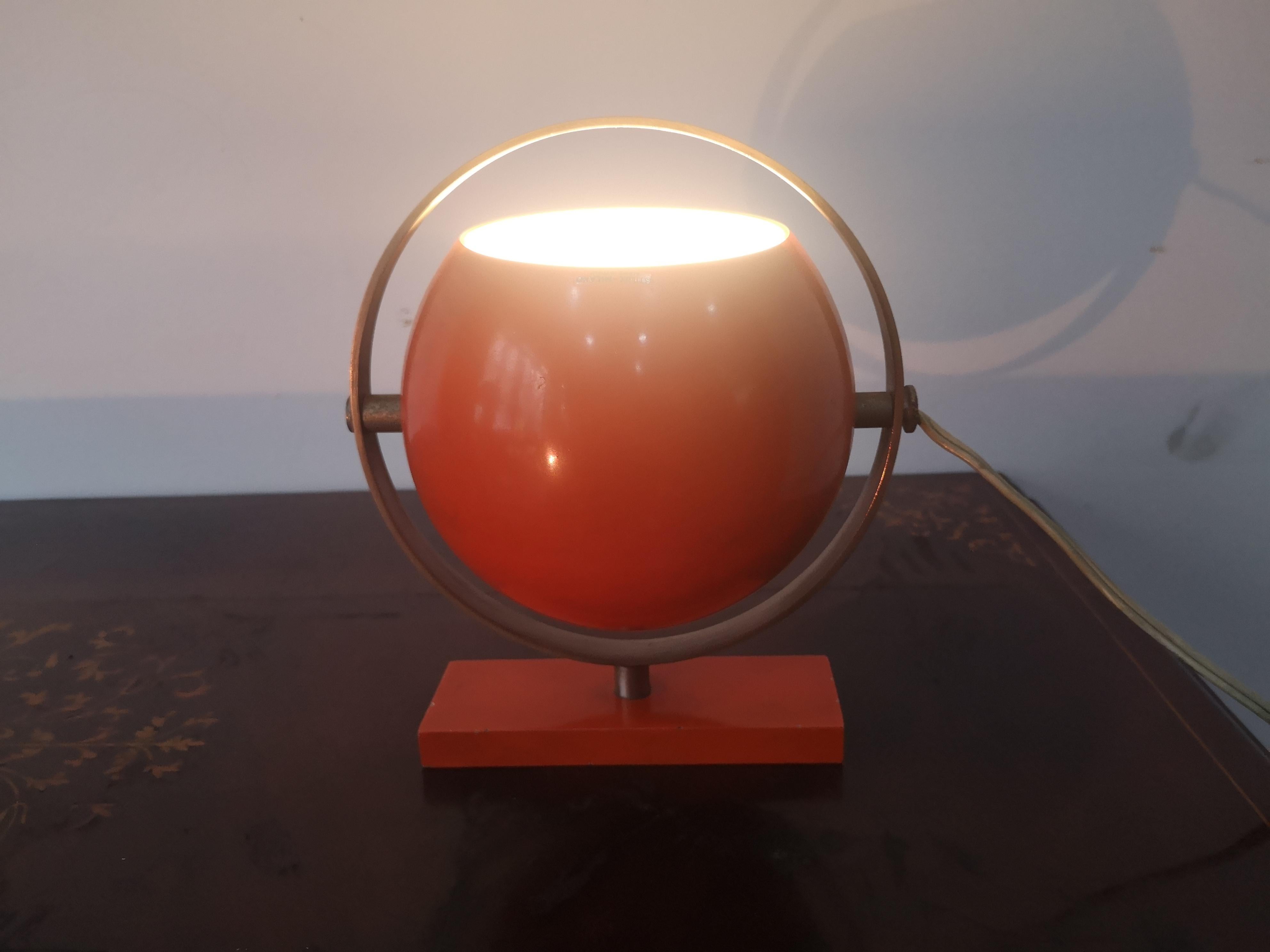 Stilux Milano Italian orange Saba globe table lamp from the 60s For Sale 2