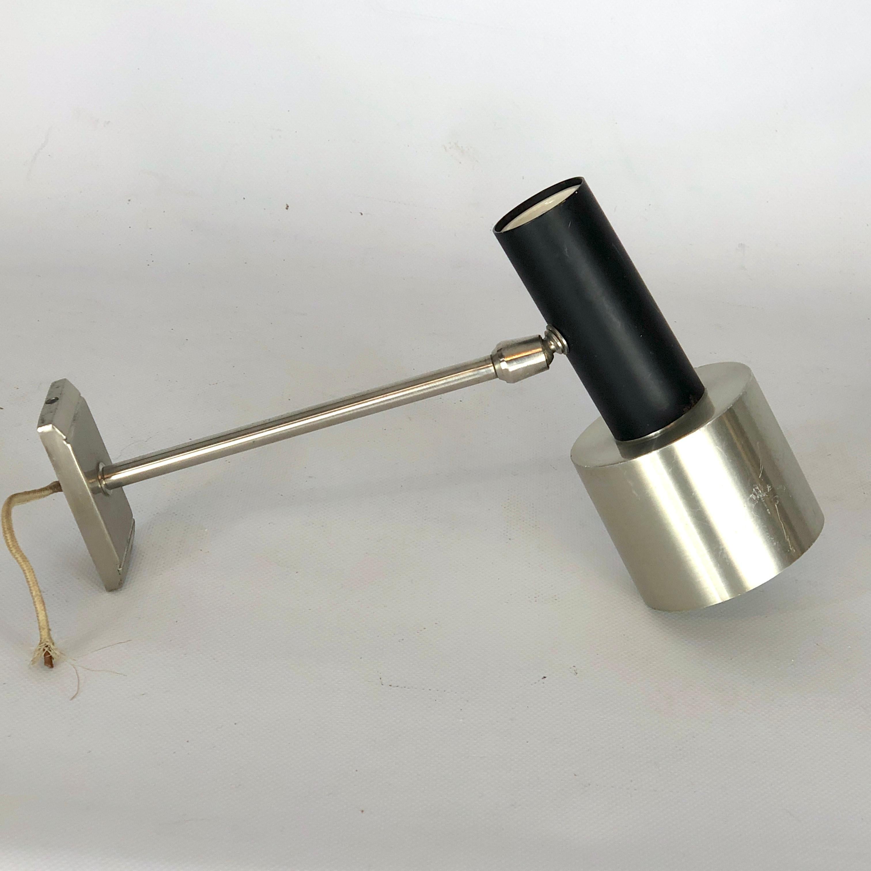 Stilux Milano, Wandleuchte mit Gelenk aus der Mitte des Jahrhunderts aus den 60er Jahren (Lackiert) im Angebot