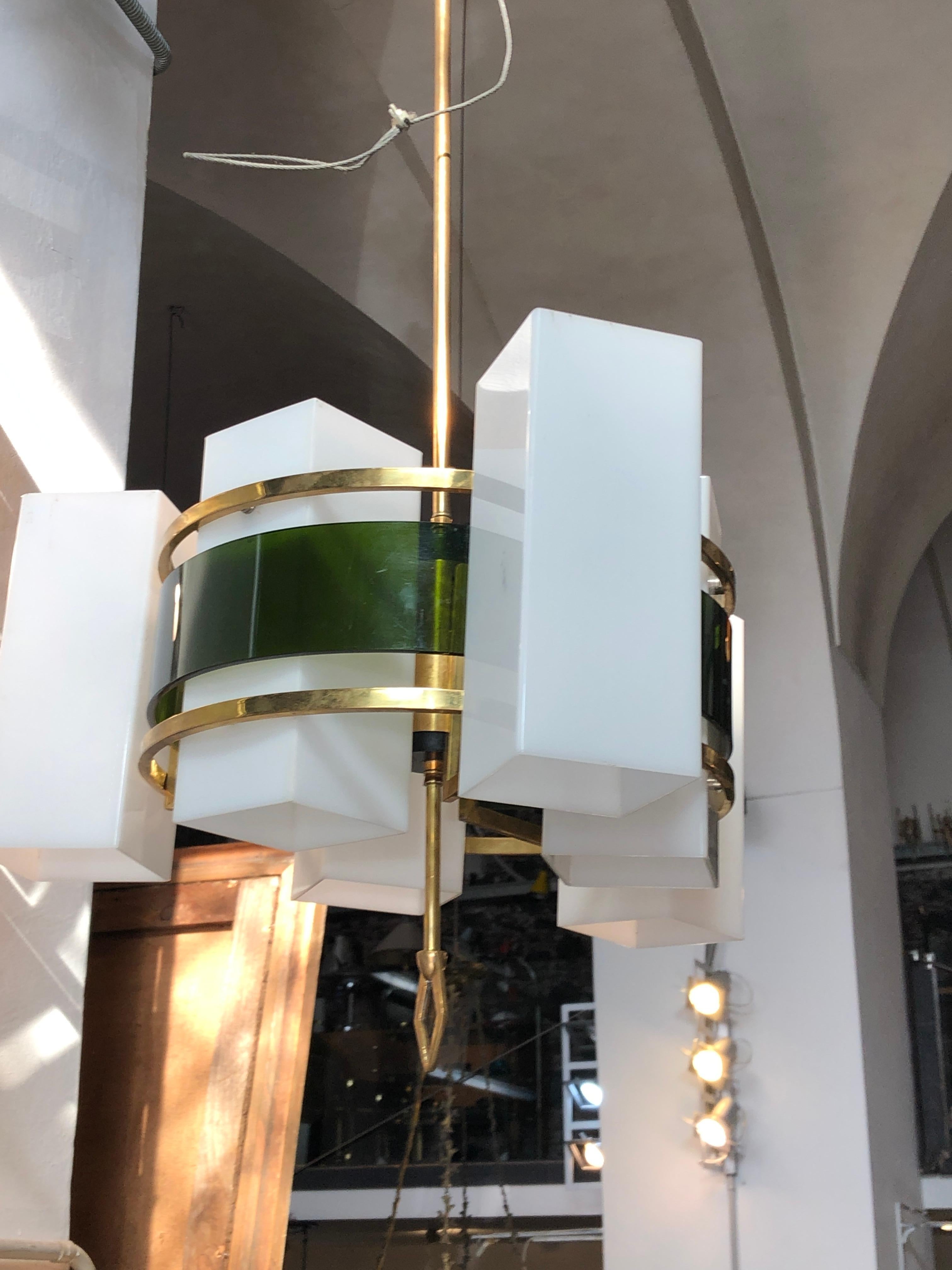 Stilux Milano Mid-Century Modern Italian Plexiglas and Brass Chandelier, 1960 10