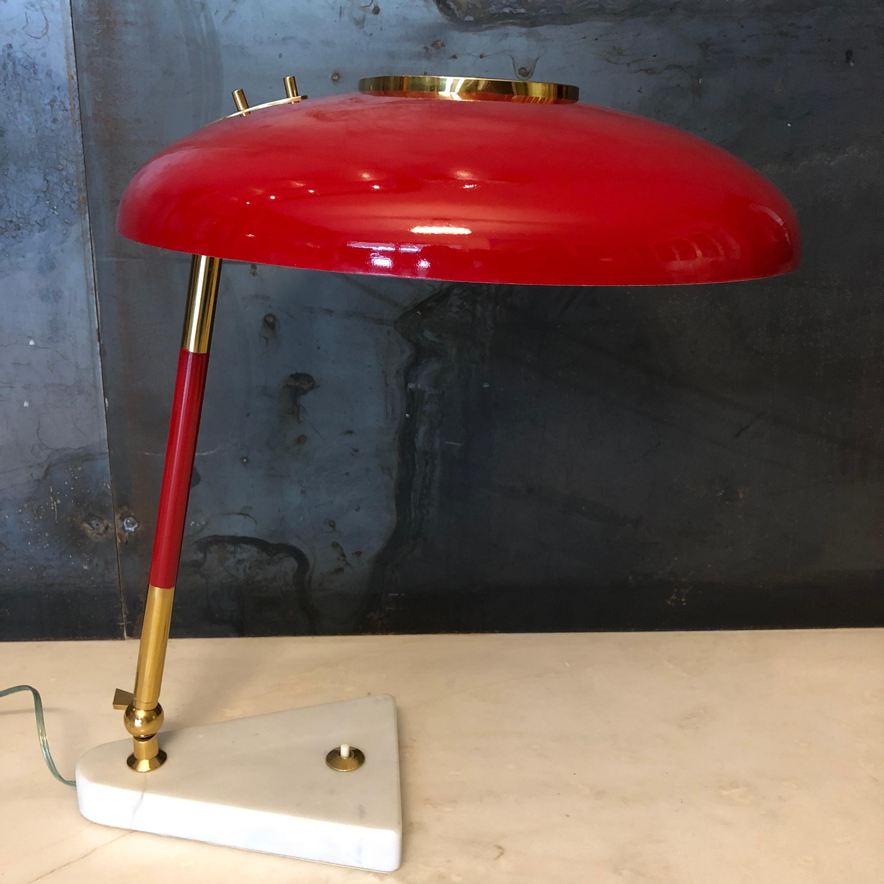 Stilux Milano Midcentury Marble and Red Aluminum Italian Desk Lamp, 1950s In Excellent Condition In Catania, IT