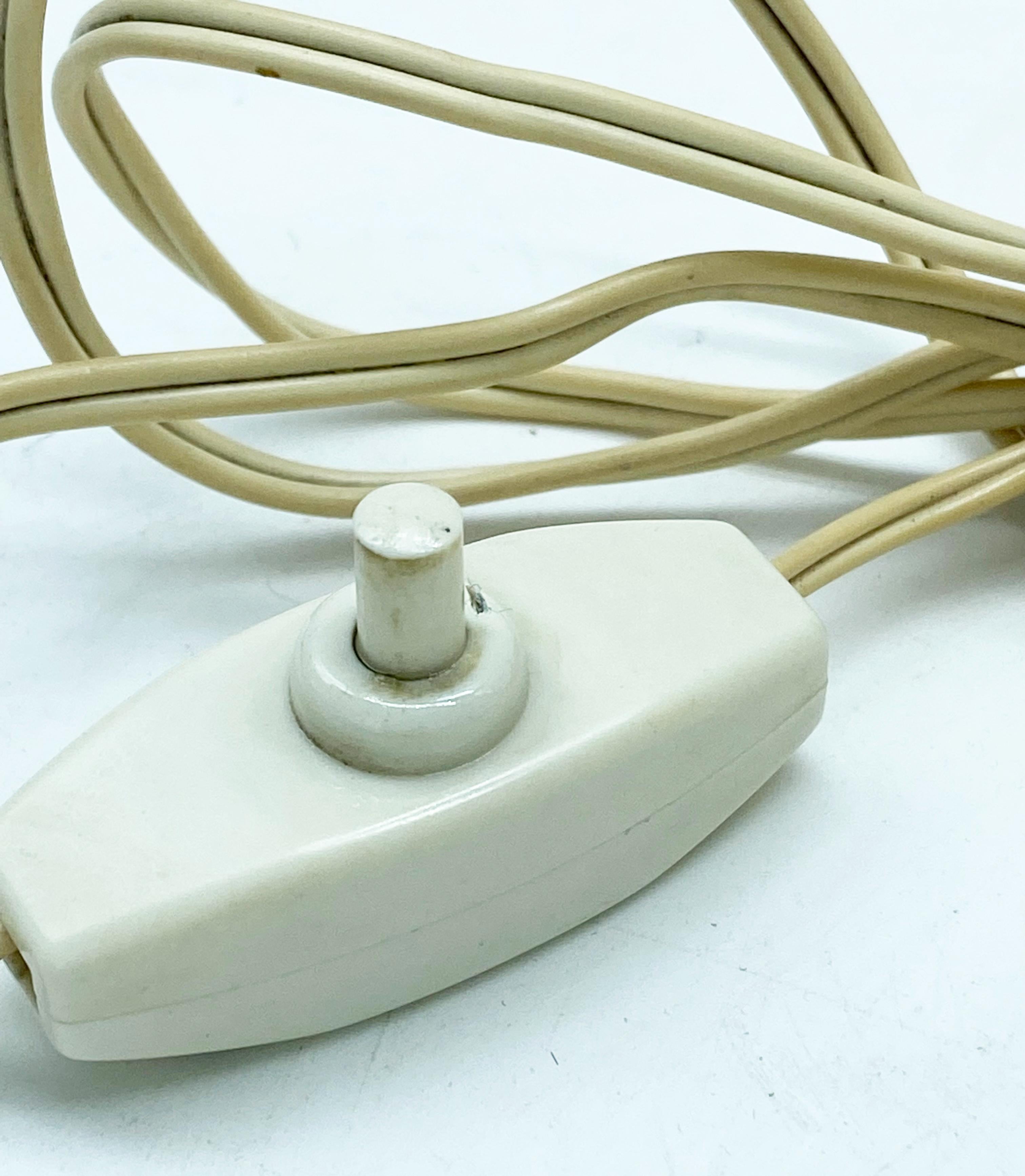 Métal Lampe de table en métal perforé Stilux Milano, Italie, années 1960 en vente