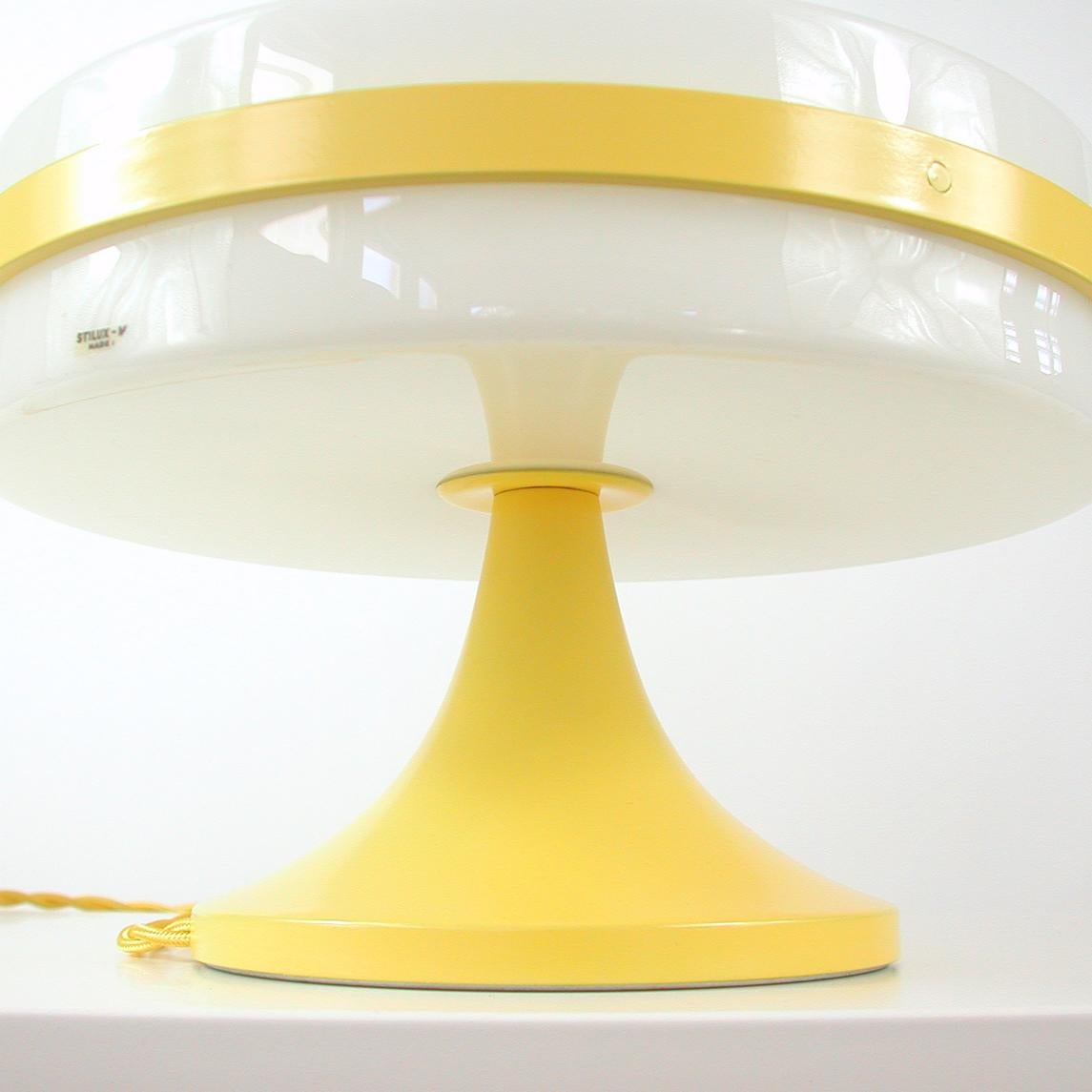 Stilux Milano Pop Art Yellow and White Table Lamp For Sale 1