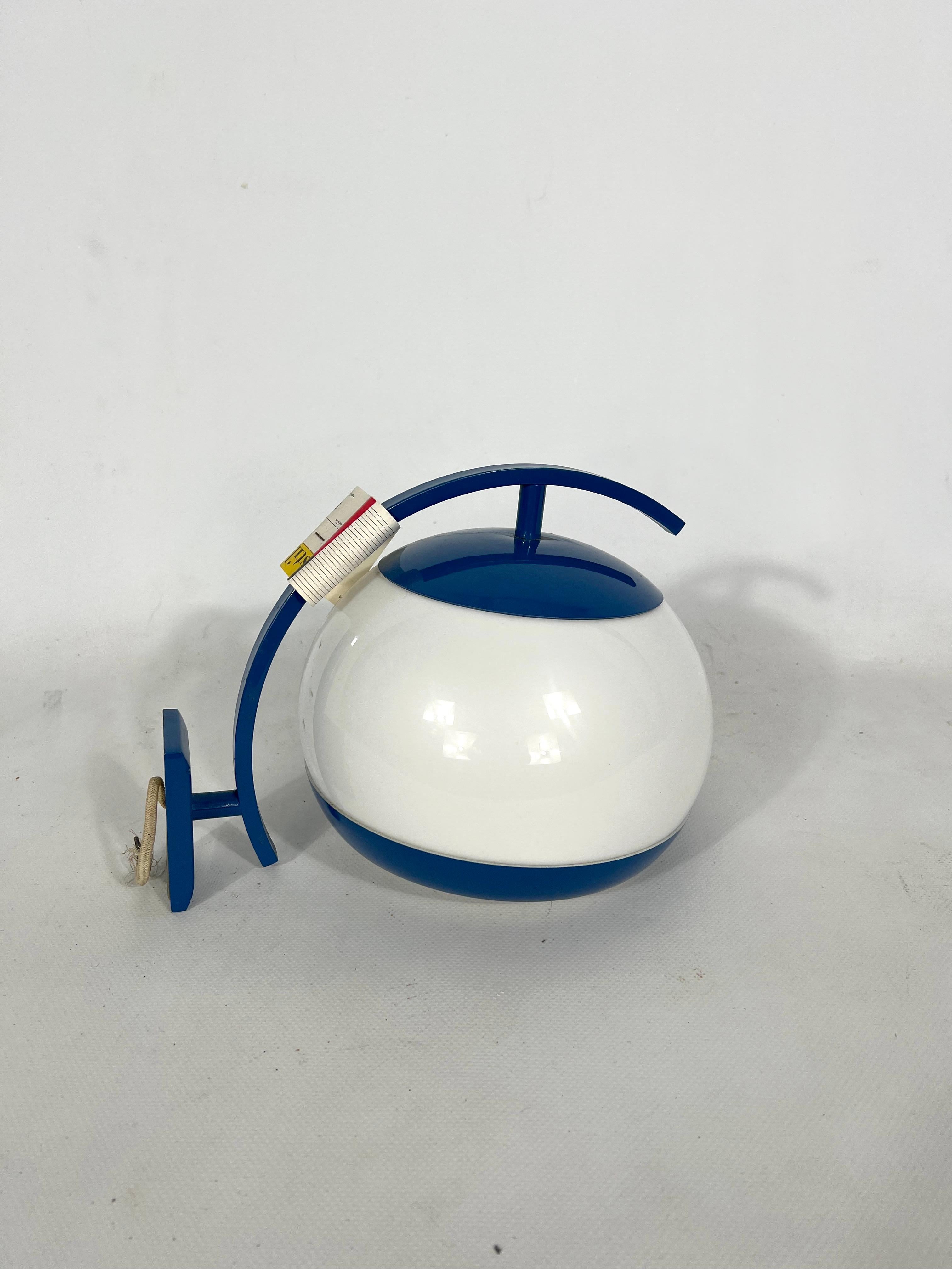 Stilux Milano, Single Blu Lacquer and Perspex Wall Lamp Model Sila, Italy, 1960s For Sale 2