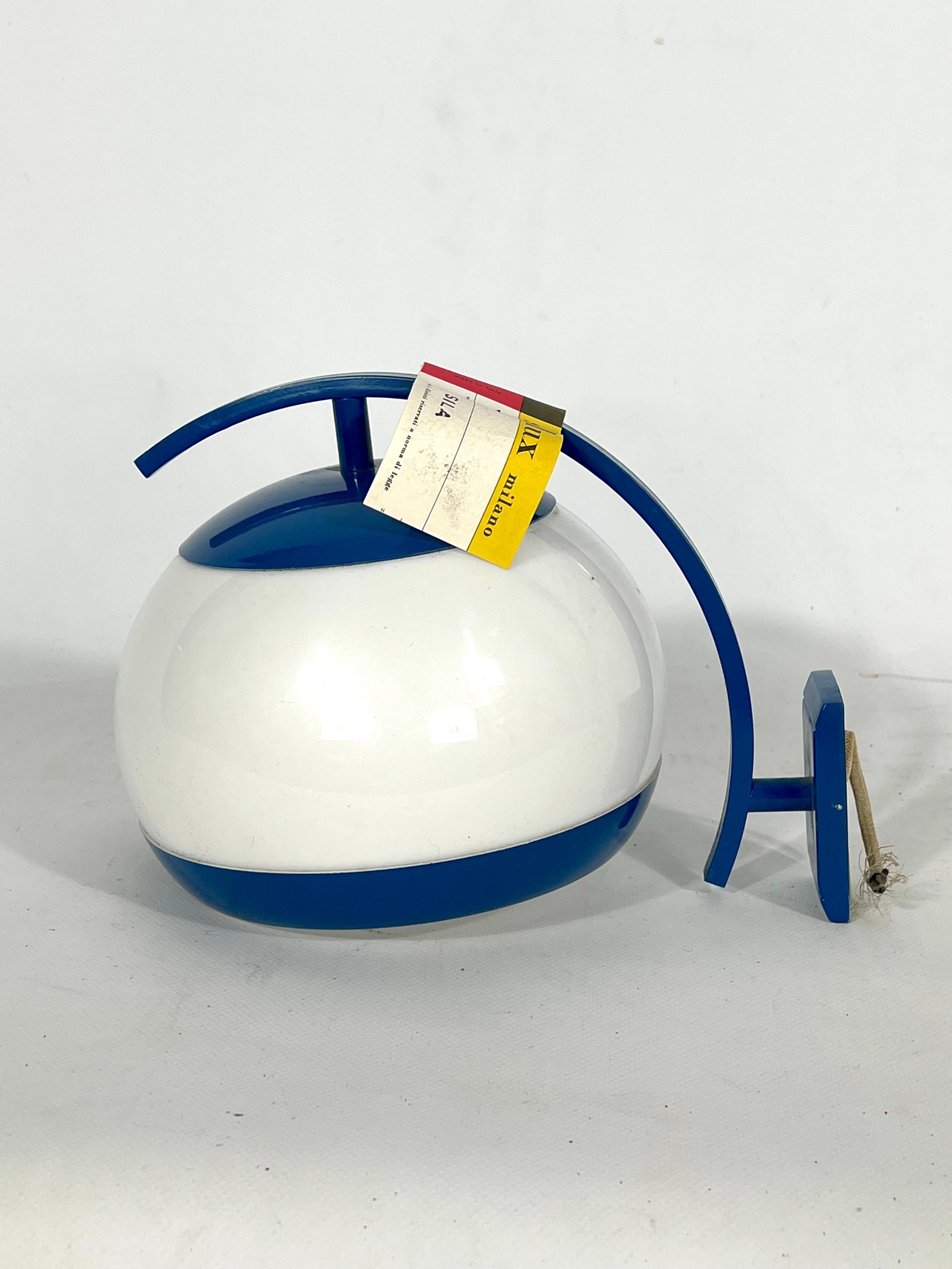 Stilux Milano, Single Blu Lacquer and Perspex Wall Lamp Model Sila, Italy, 1960s For Sale 1