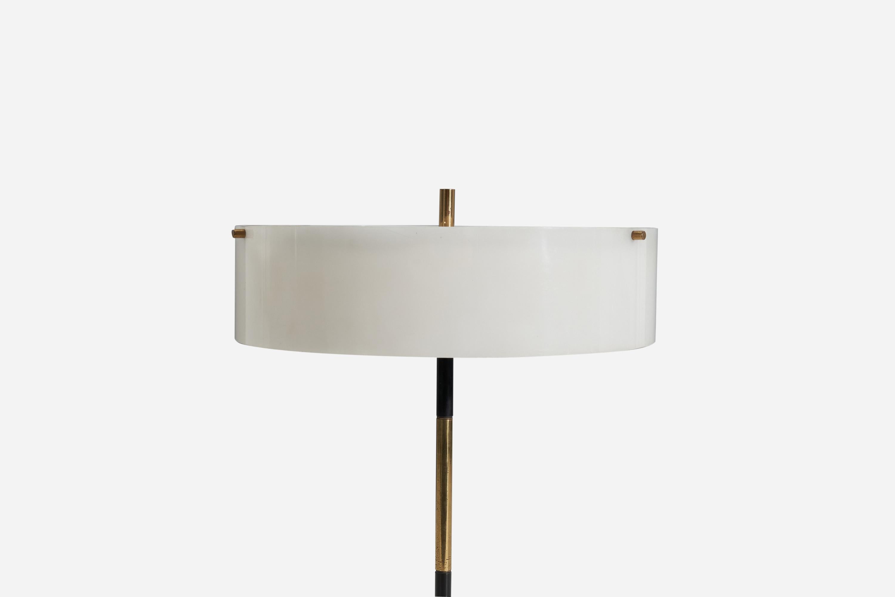 Stilux Milano, Table Lamp, Brass, Lacquered Metal, Acrylic, Italy, 1950s In Good Condition For Sale In High Point, NC