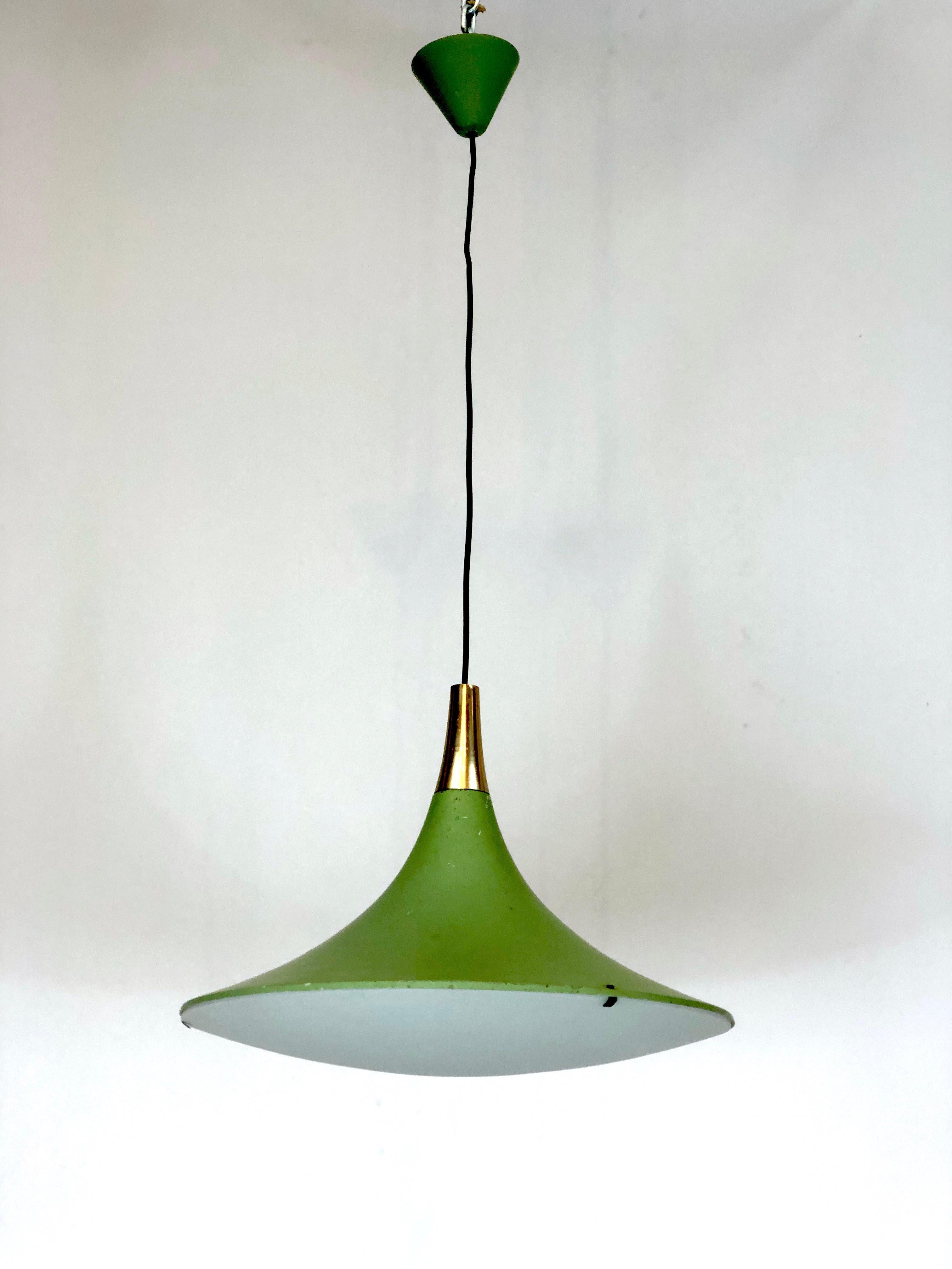 Good vintage condition with normal trace of age and use for this hanging lamp produced by Stilux during the 60s and made from brass, lacquered aluminum and curved glass. Full working with EU standard, adaptable on demand for USA standard.