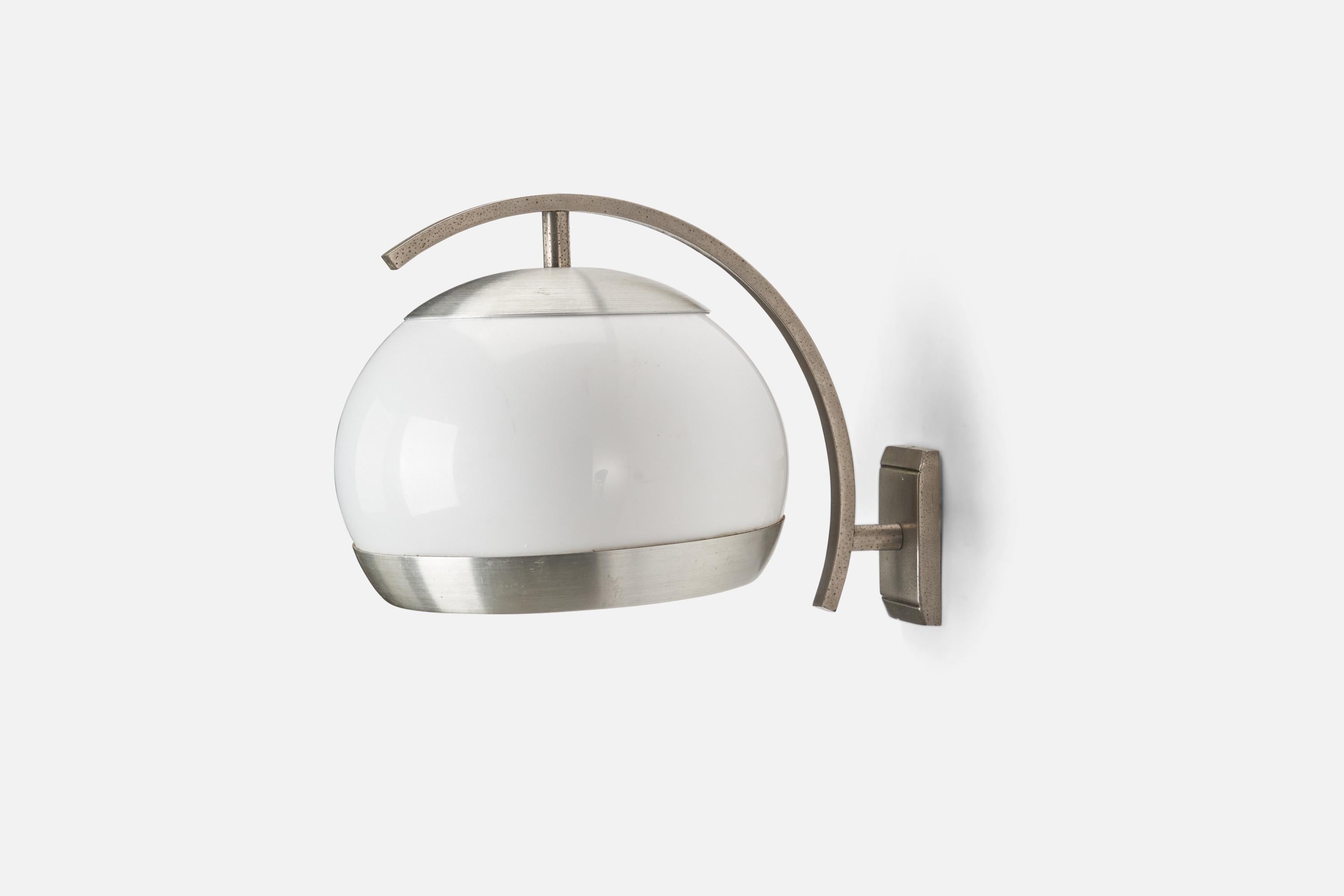 An acrylic and nickel-plated brass wall light designed and produced by Stilux Milano, Italy, 1960s.

Dimensions of back plate (inches) : 3.1 x 1.8 x 0.4 (Height x Width x Depth)

Socket takes E-14 bulb.

There is no maximum wattage stated on