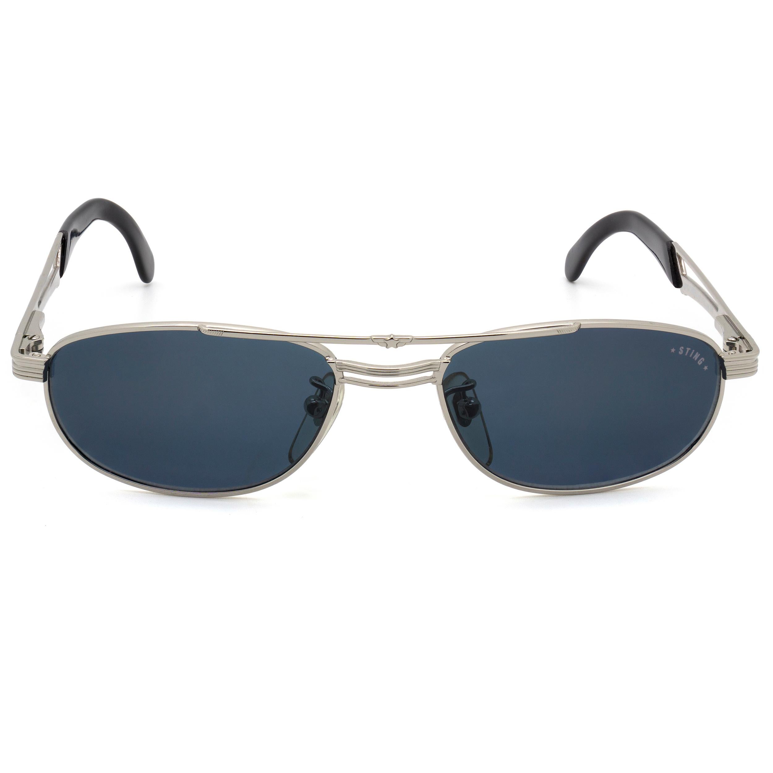 Sting è un cantante e un artista di fama mondiale. Negli anni '80 il suo design, insieme al marchio Police, anch'esso suo, catturò l'immaginazione dei giovani stilosi.

FABBRICA: Sting
MODELLO: 4145 - 579
MADE IN: Italia
ERA: anni '80
CONDIZIONE: