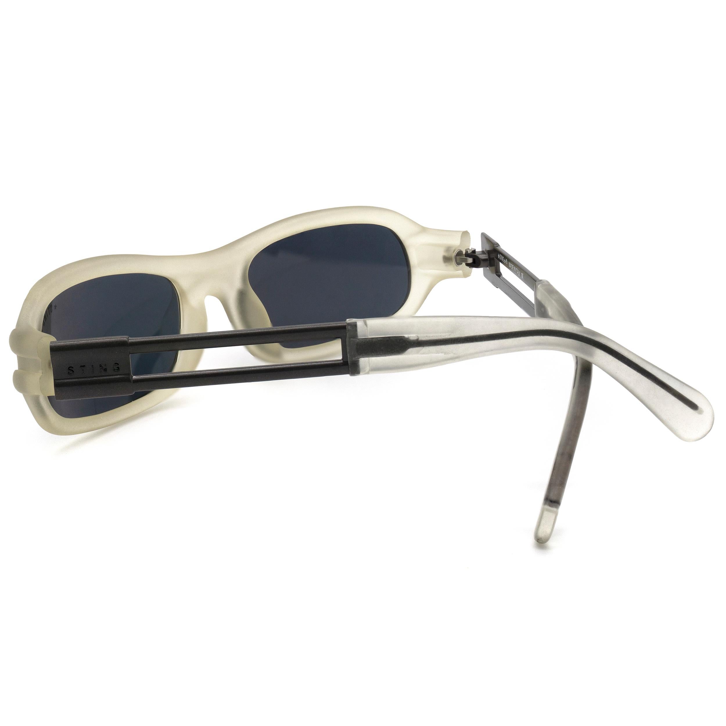 Vintage-Sonnenbrille mit Sting-Muster, hergestellt in Italien. Pfeile rechteckige Sonnenbrille 80er Jahre  (Schwarz) im Angebot