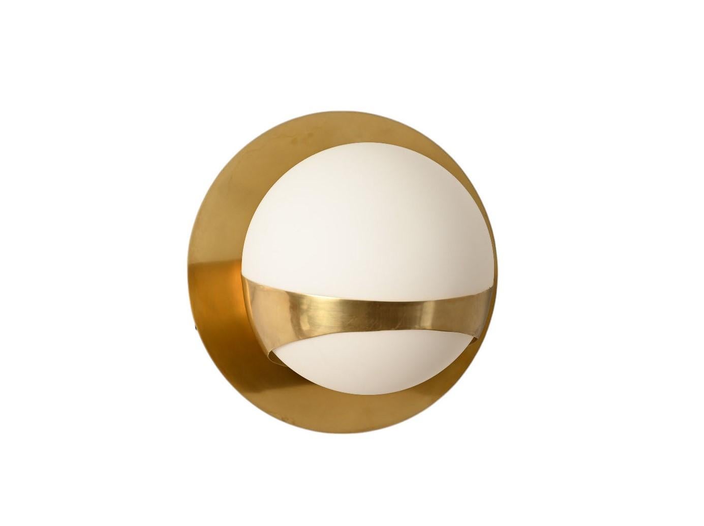 Stinovo Style Brass Wall Sconce In New Condition For Sale In St- Leonard, Quebec