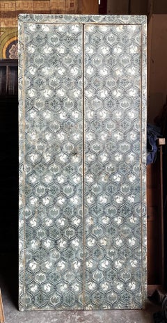 stipo a muro di provenienza centro Italia laccato, epoca '700