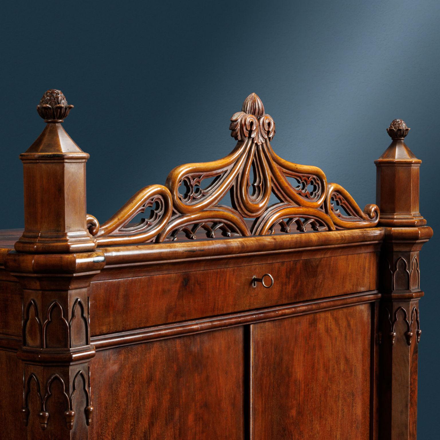 Mahogany Coin cabinet, Piedmont, second quarter of the 19th century For Sale