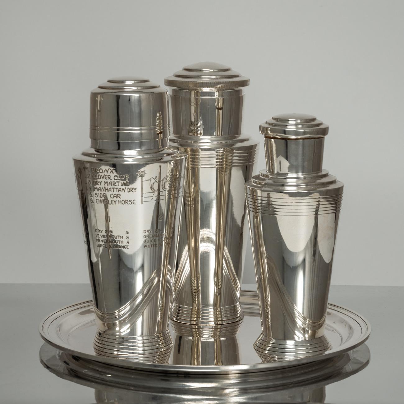 Mid-20th Century Sterling Silver Cocktail Shaker Designed by Keith Murray, Hallmarked, 1932